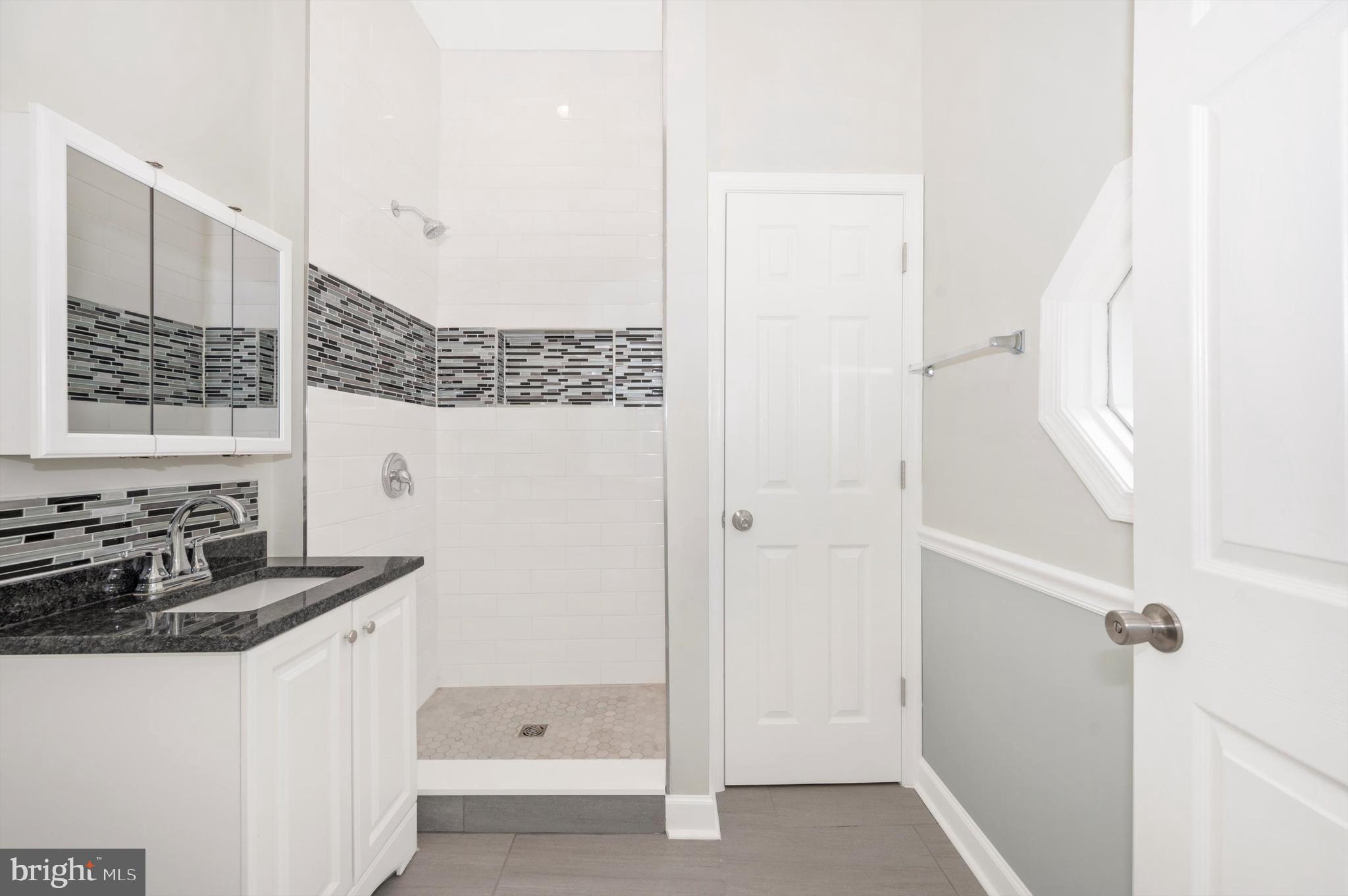 SNOWDENS MANOR - Residential