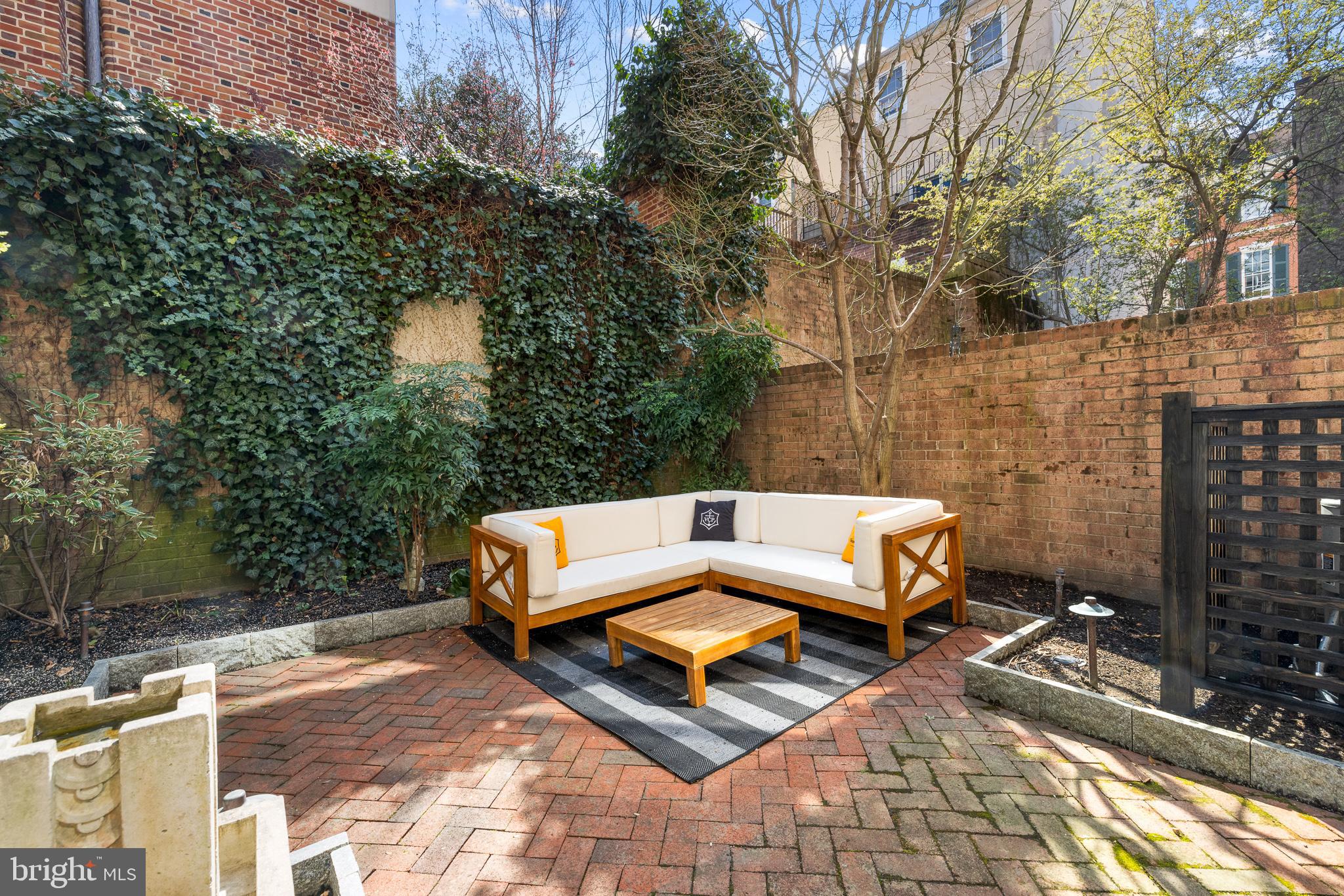 SOCIETY HILL - Residential