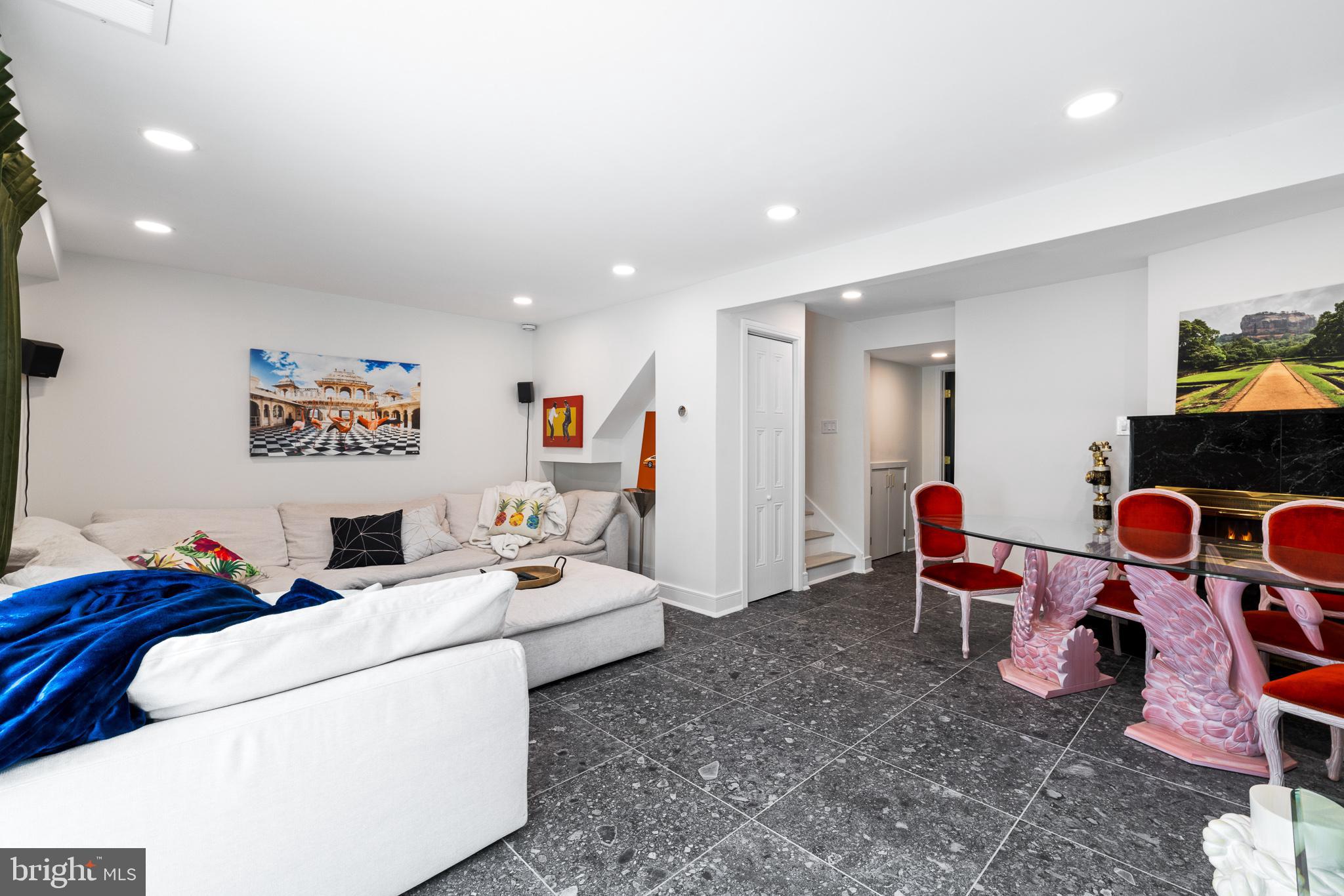 SOCIETY HILL - Residential