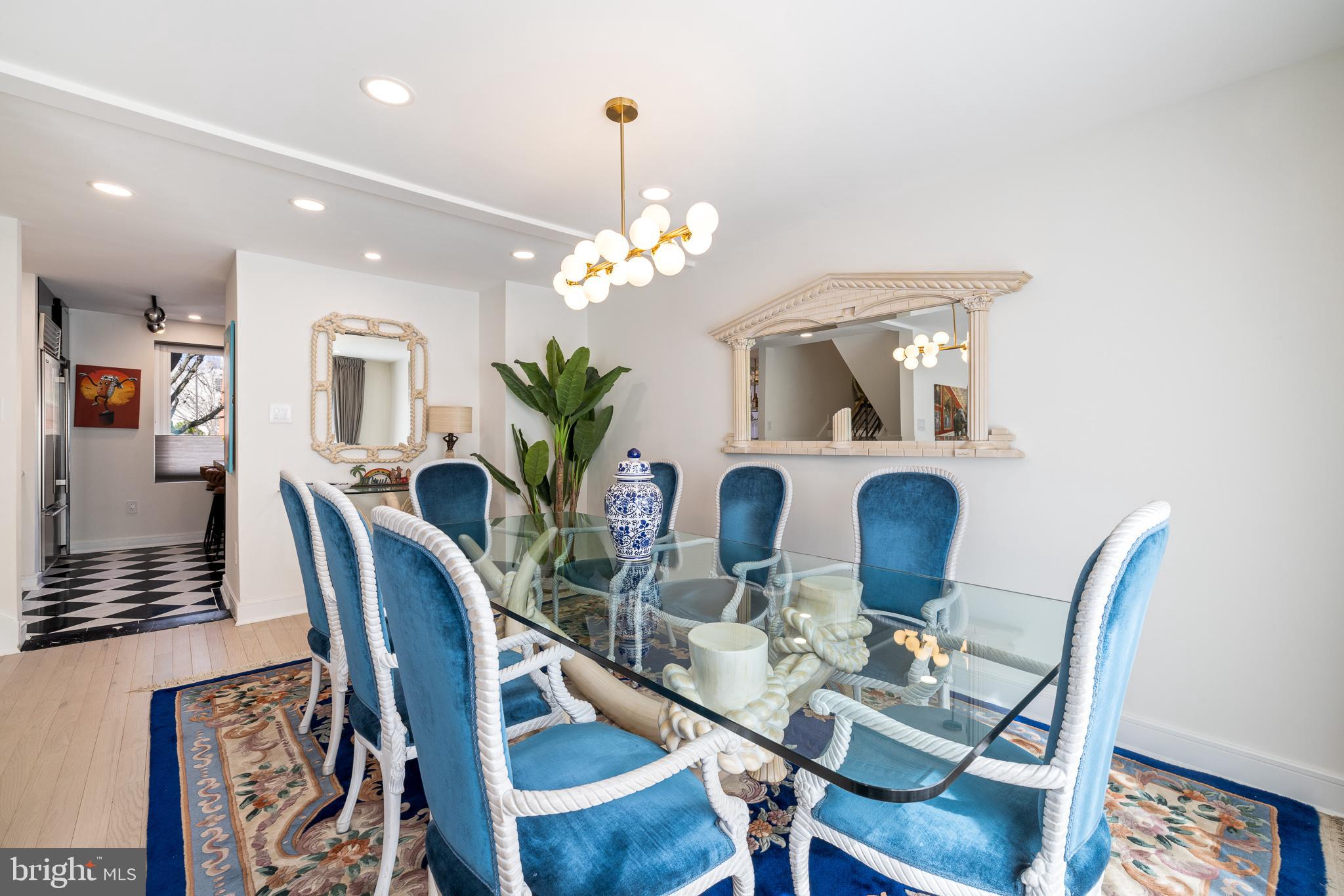 SOCIETY HILL - Residential