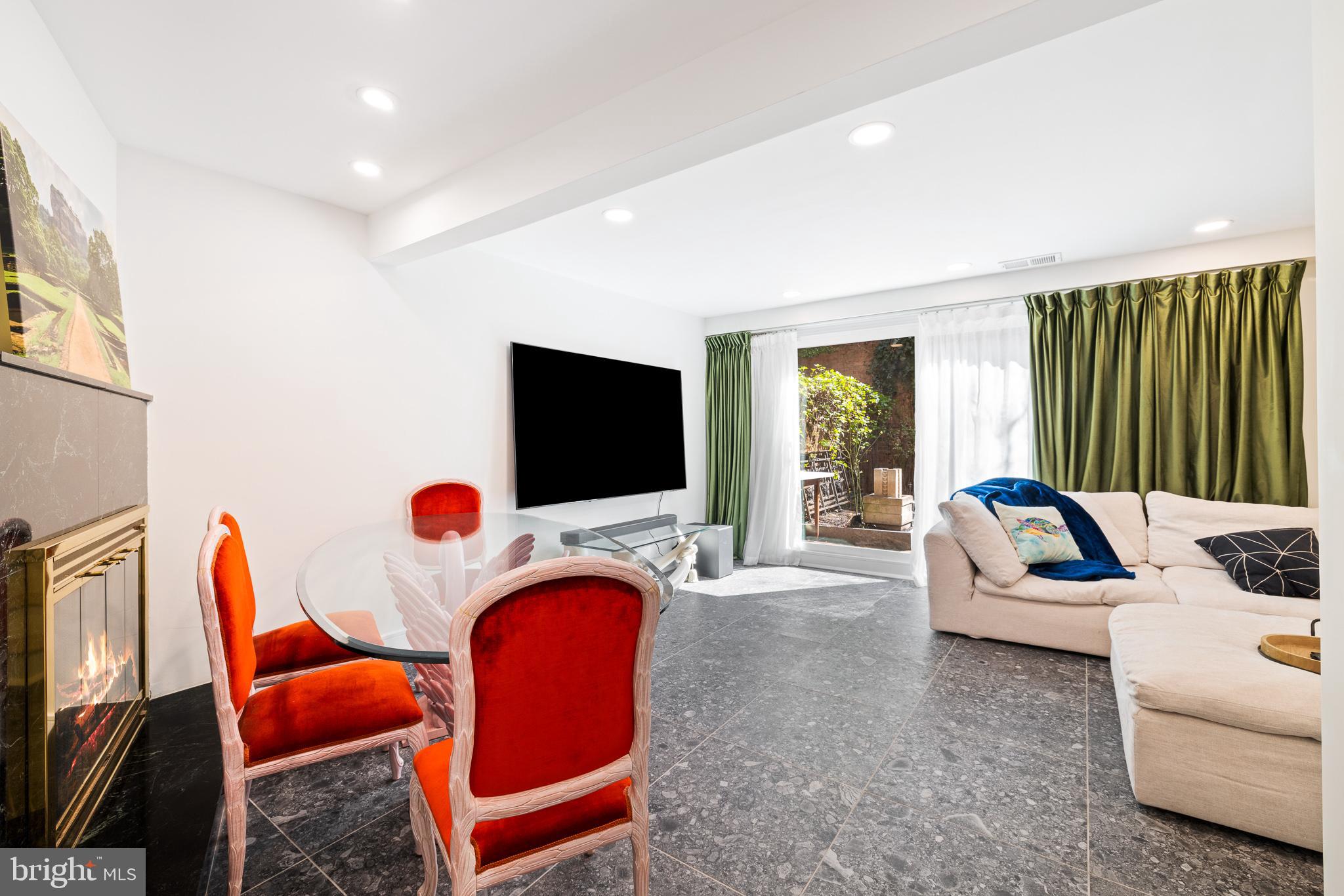 SOCIETY HILL - Residential