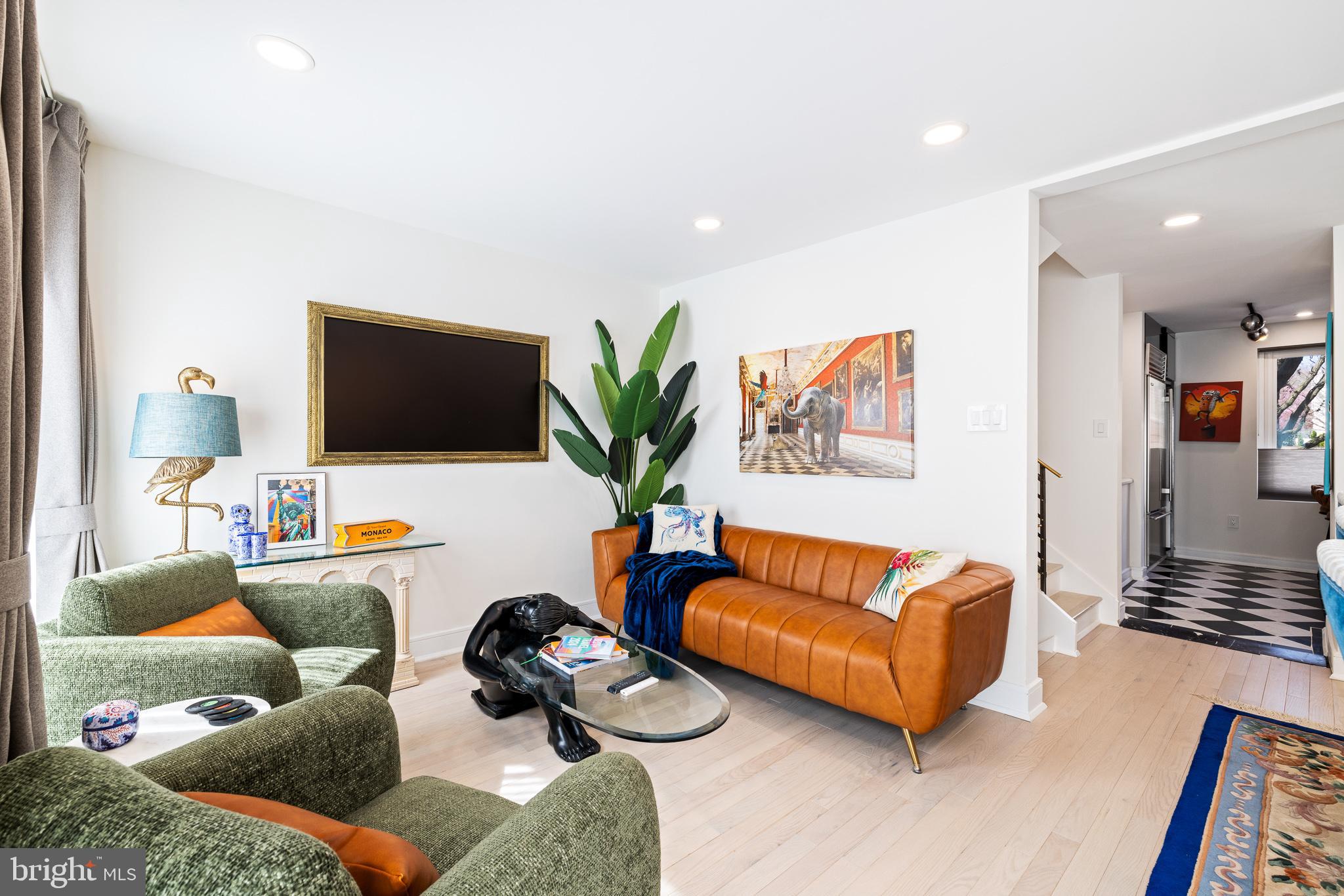 SOCIETY HILL - Residential