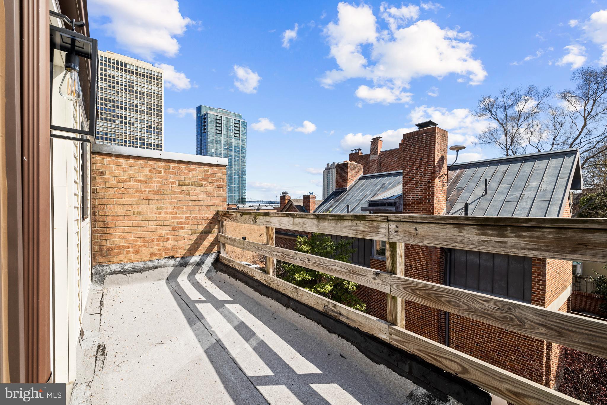 SOCIETY HILL - Residential