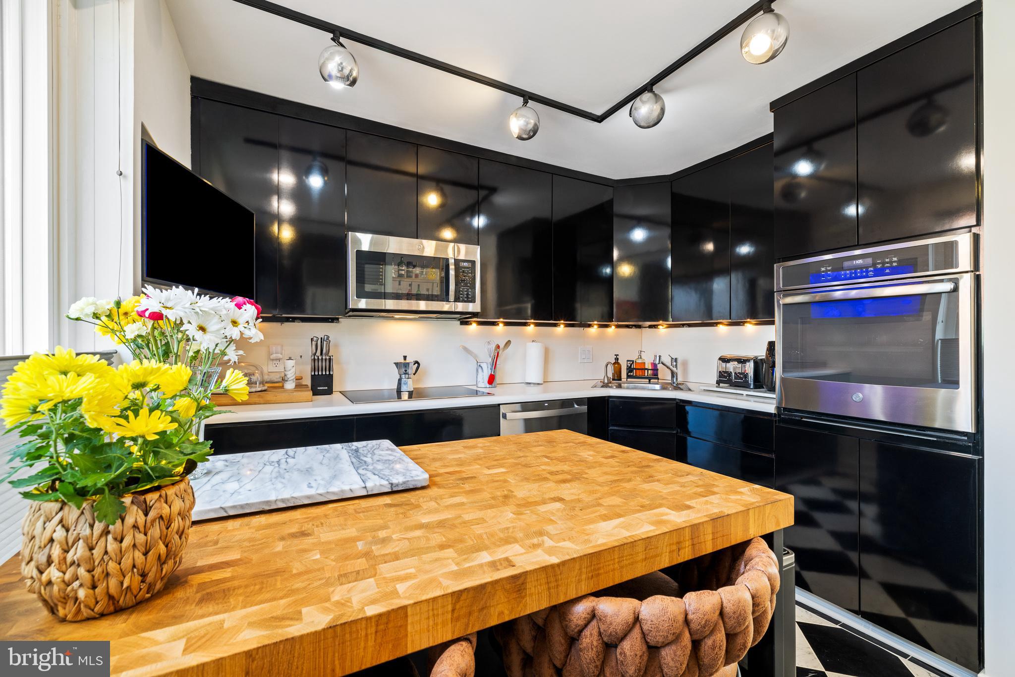 SOCIETY HILL - Residential