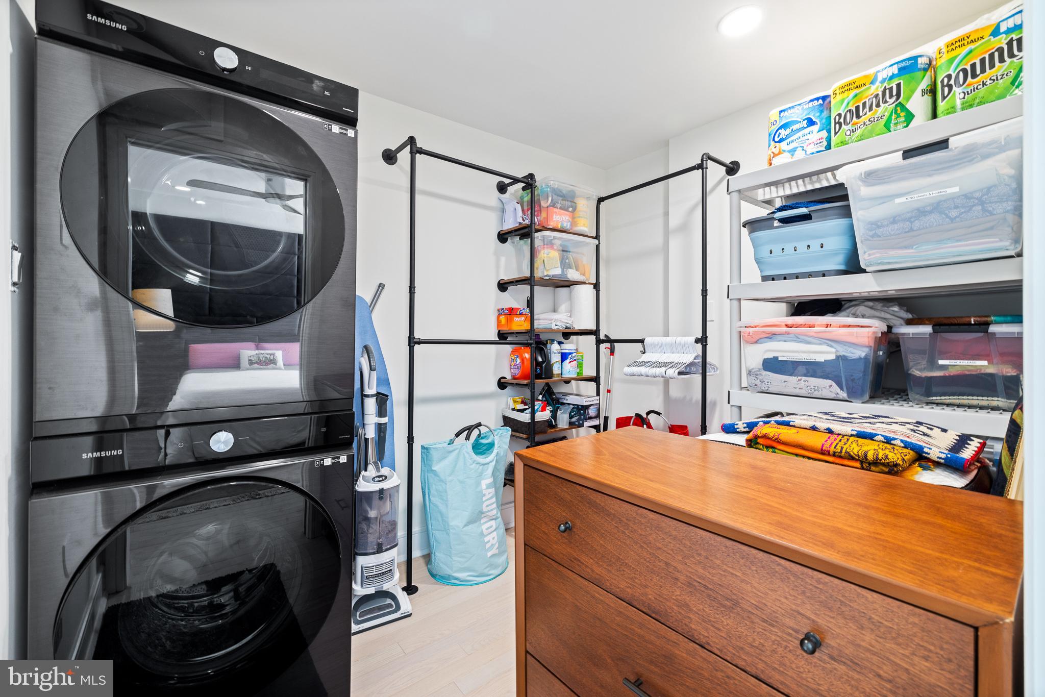 SOCIETY HILL - Residential