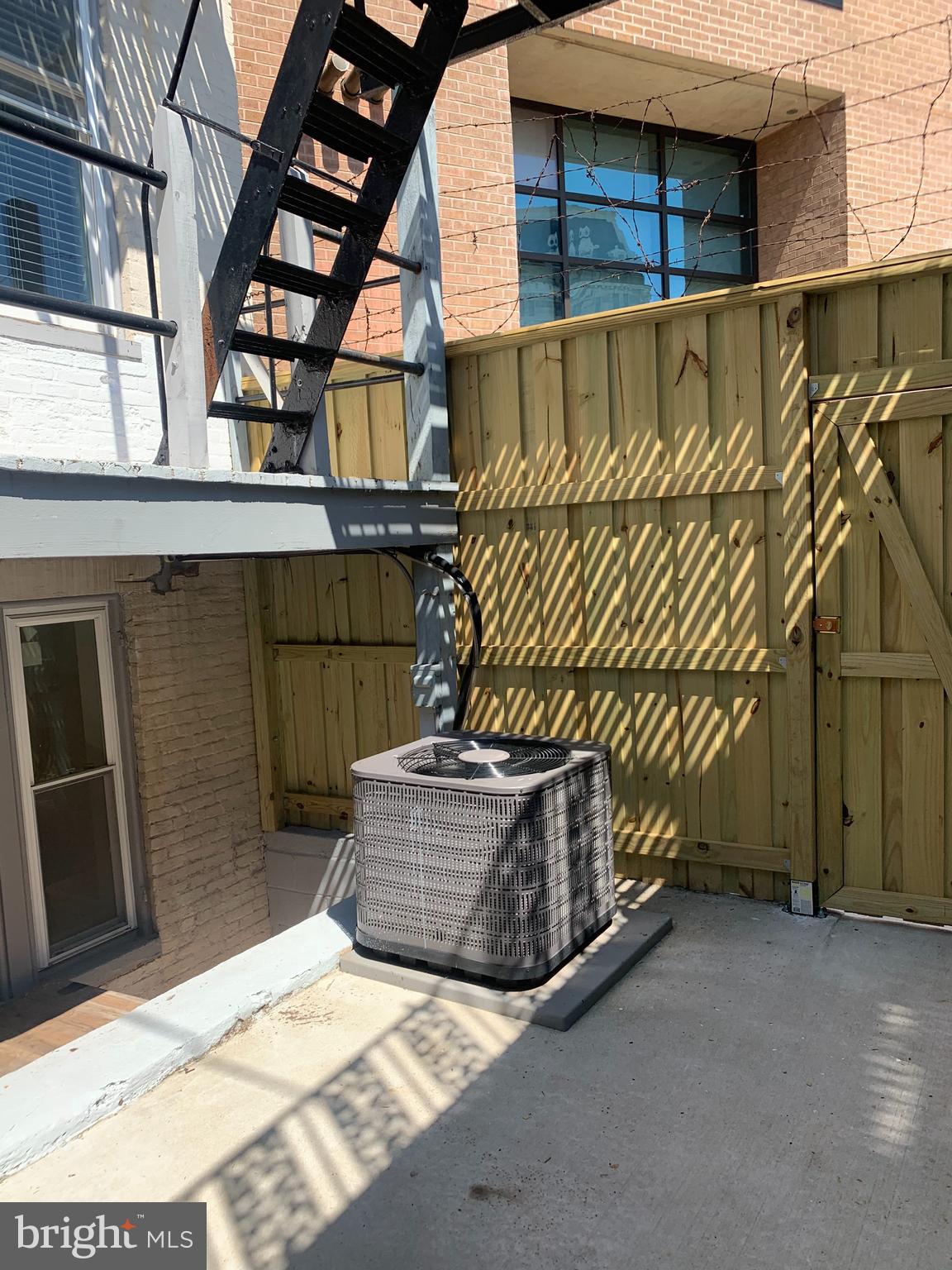 MOUNT VERNON PLACE HISTORIC DISTRICT - Commercial Lease