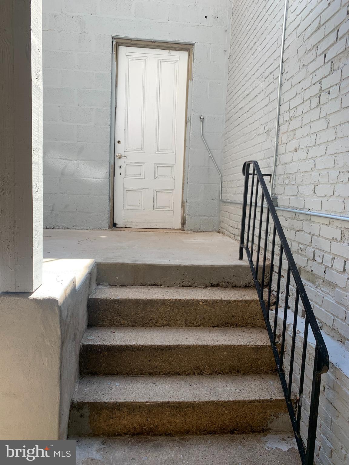 MOUNT VERNON PLACE HISTORIC DISTRICT - Commercial Lease