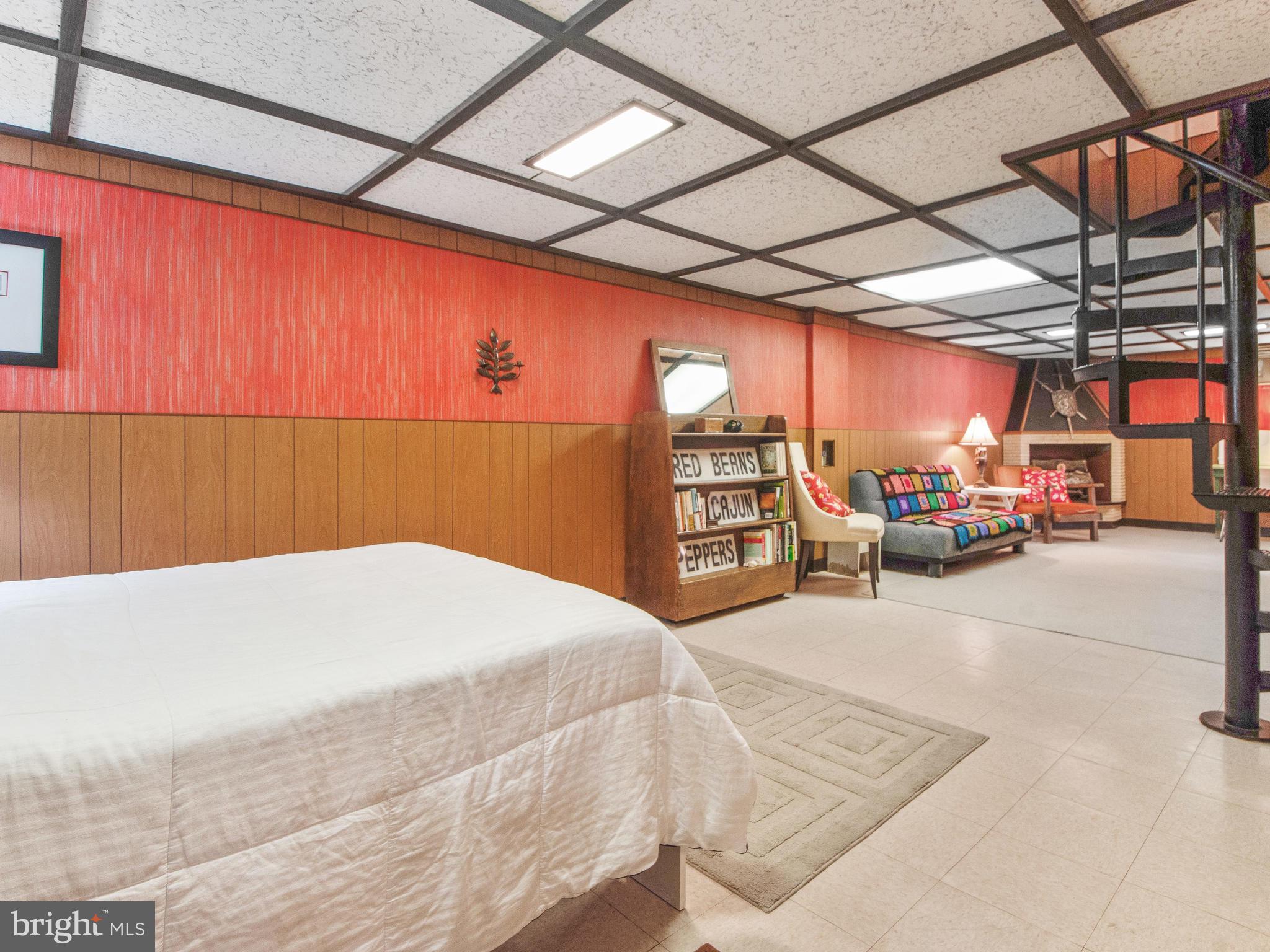 QUEENS CHAPEL MANOR - Residential