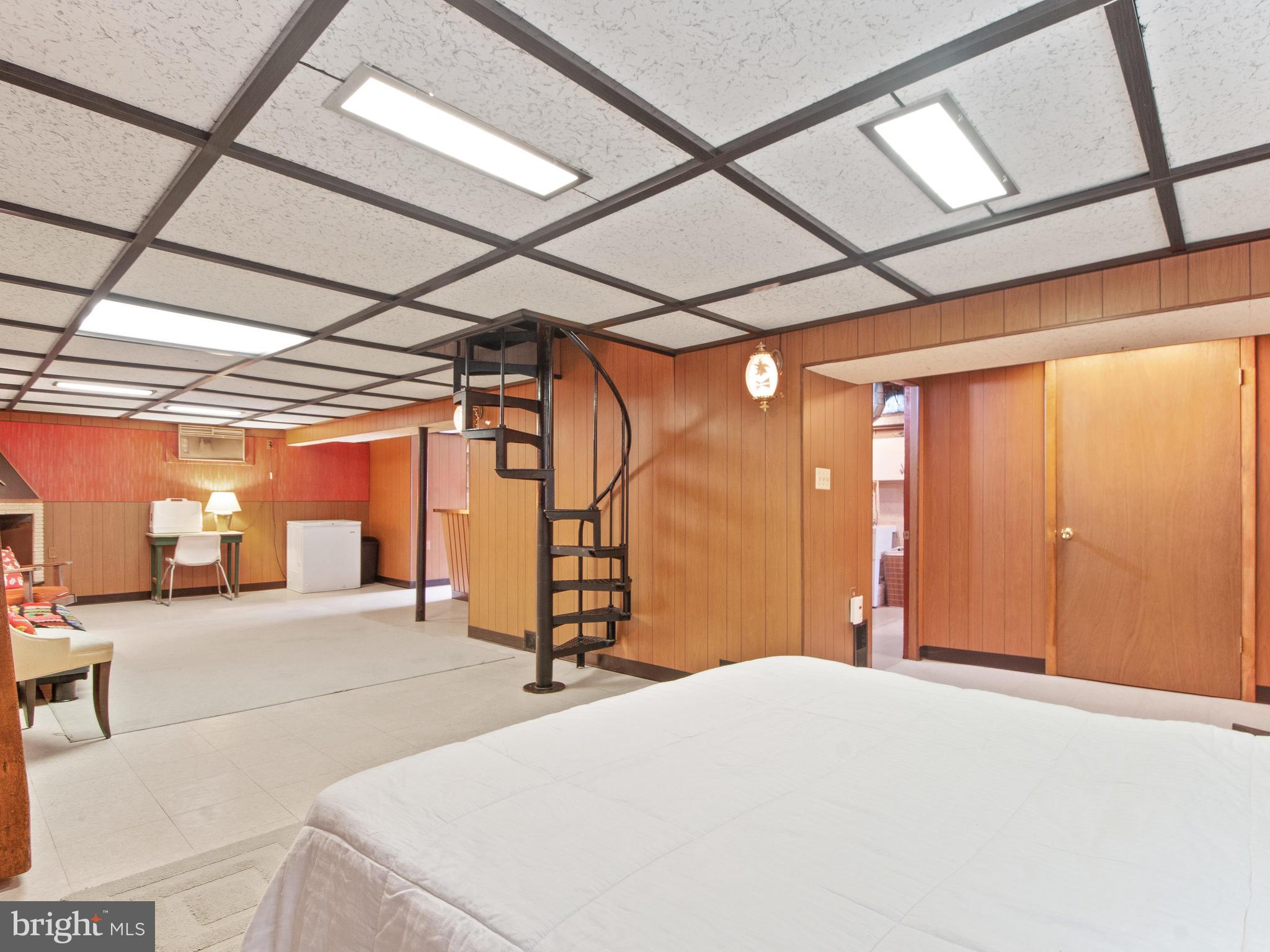 QUEENS CHAPEL MANOR - Residential