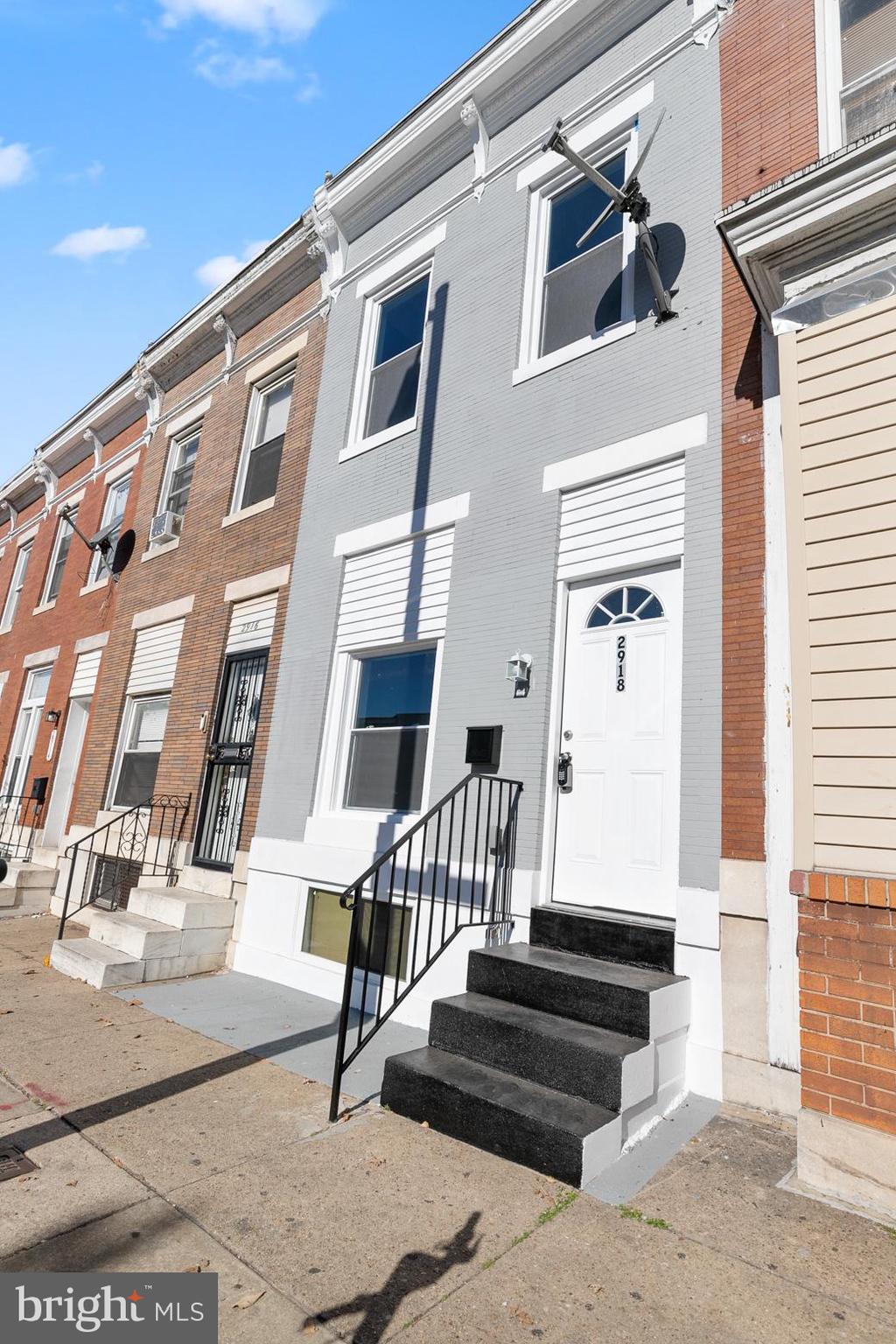 ALBEMARLE SQUARE - Residential