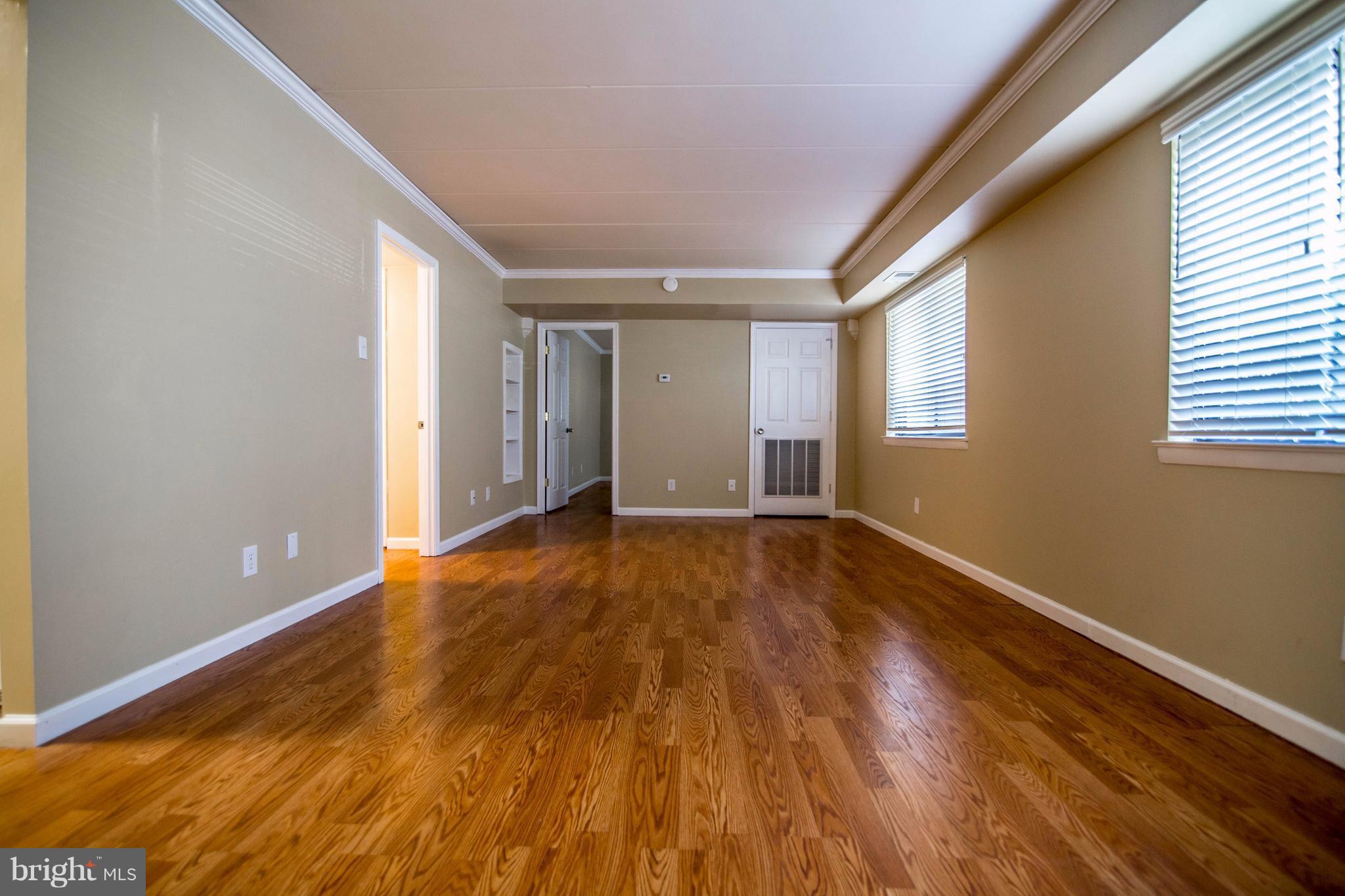 COUNTRY CLUB GREEN - Residential Lease