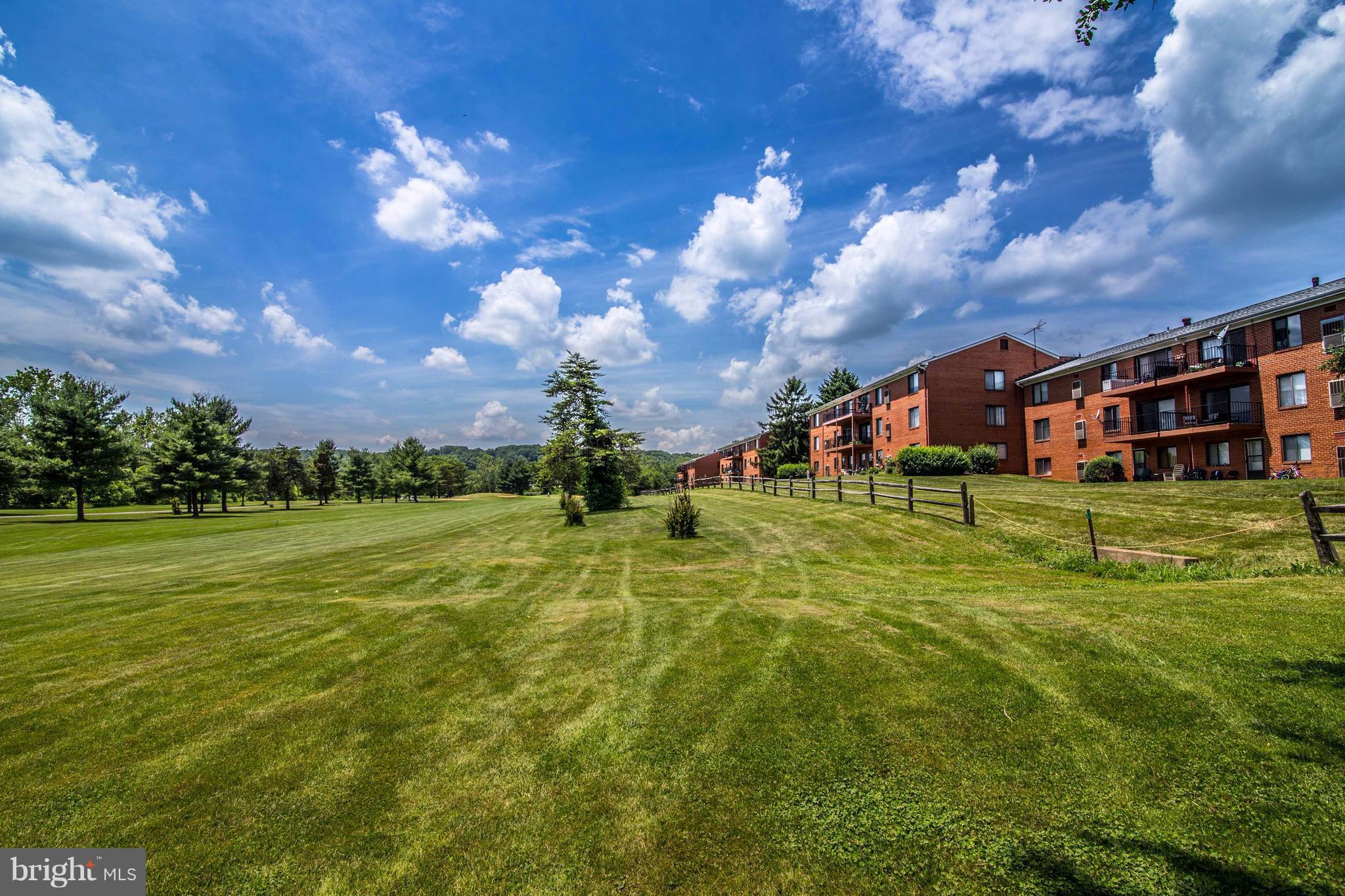 COUNTRY CLUB GREEN - Residential Lease