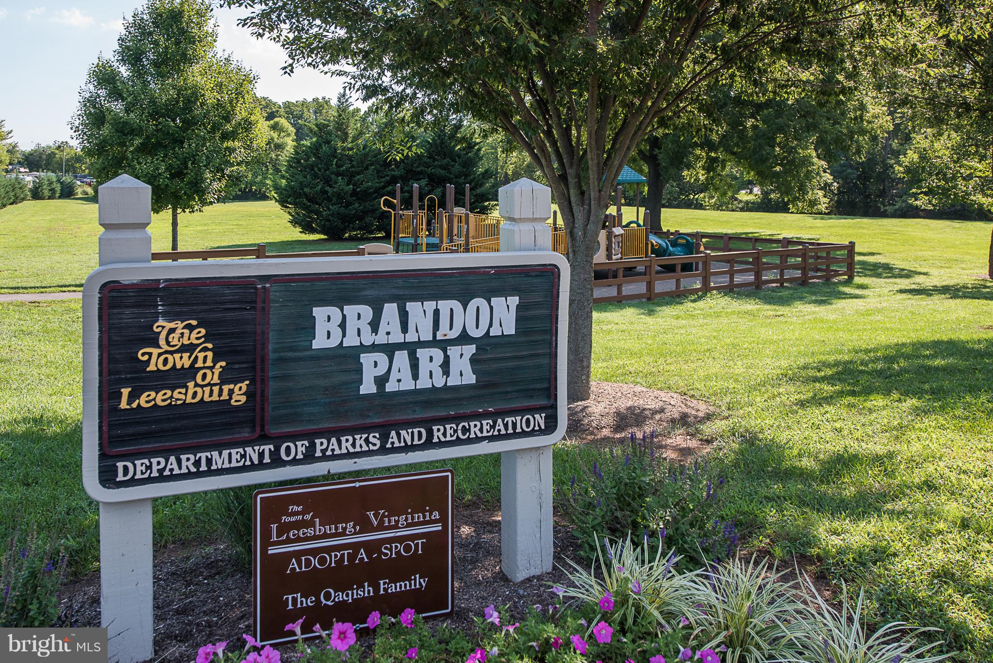 COUNTRY CLUB GREEN - Residential Lease