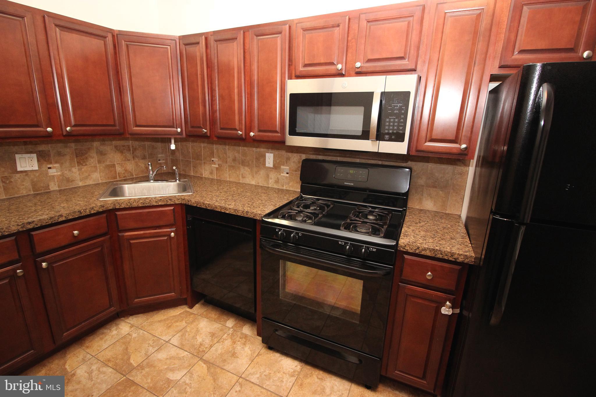 7876 SPRING AVENUE 3D