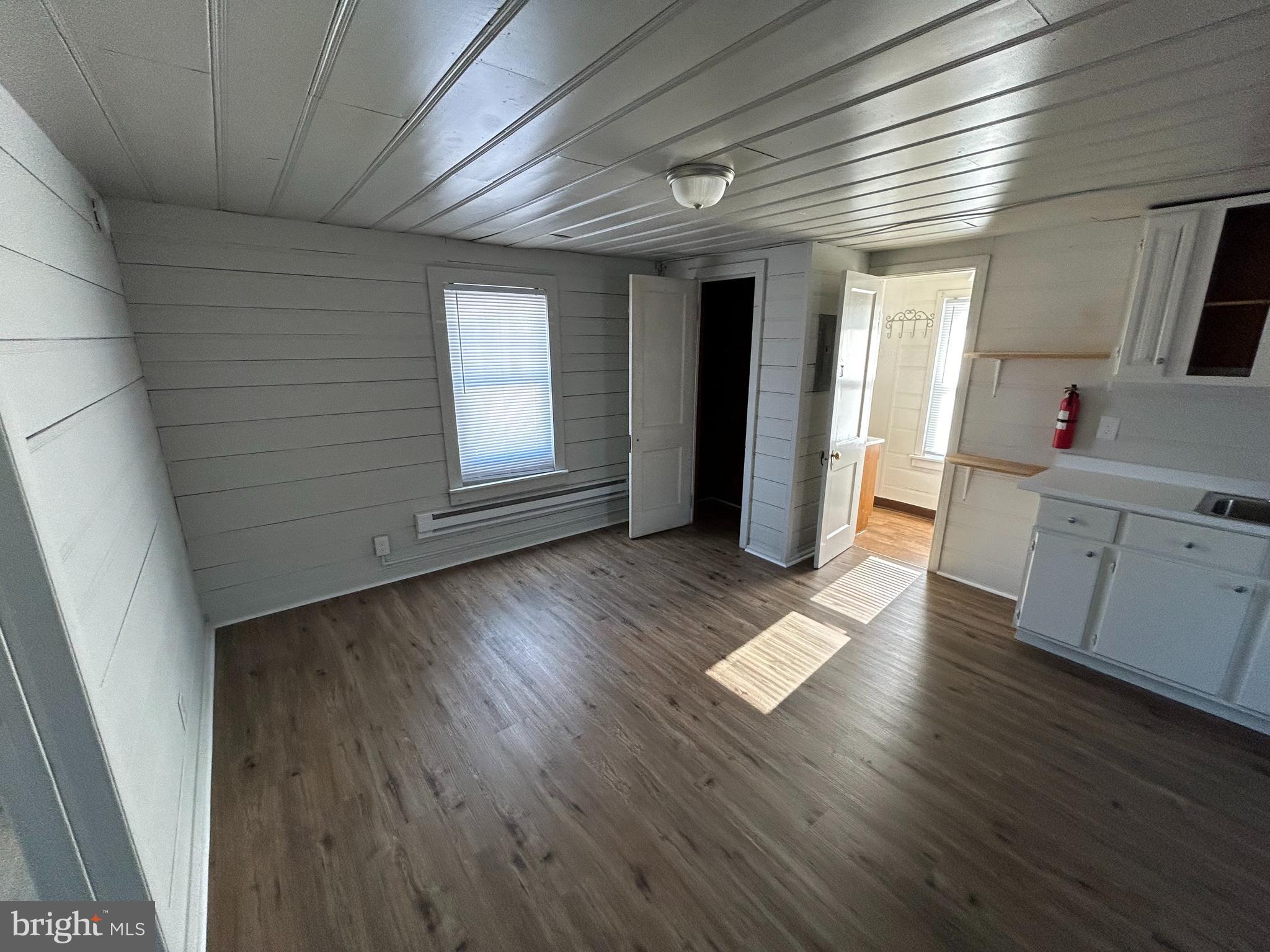 RESIDENTIAL - Residential Lease