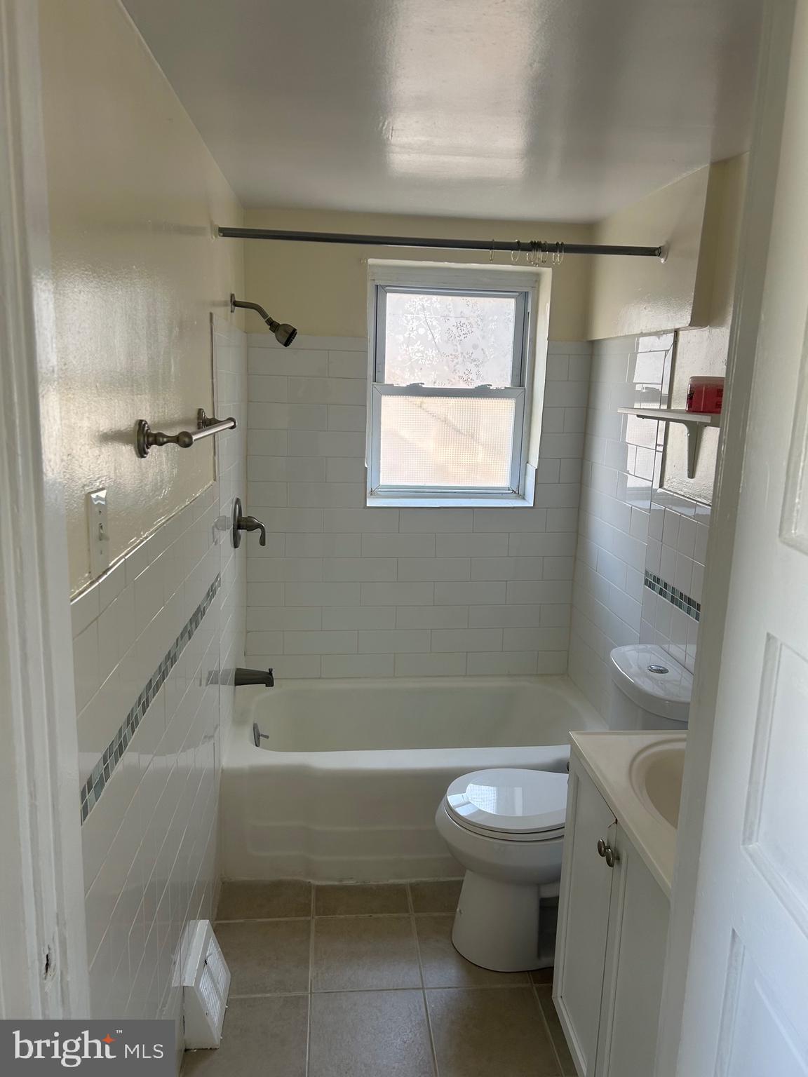 SQUIRREL HILL - Residential Lease