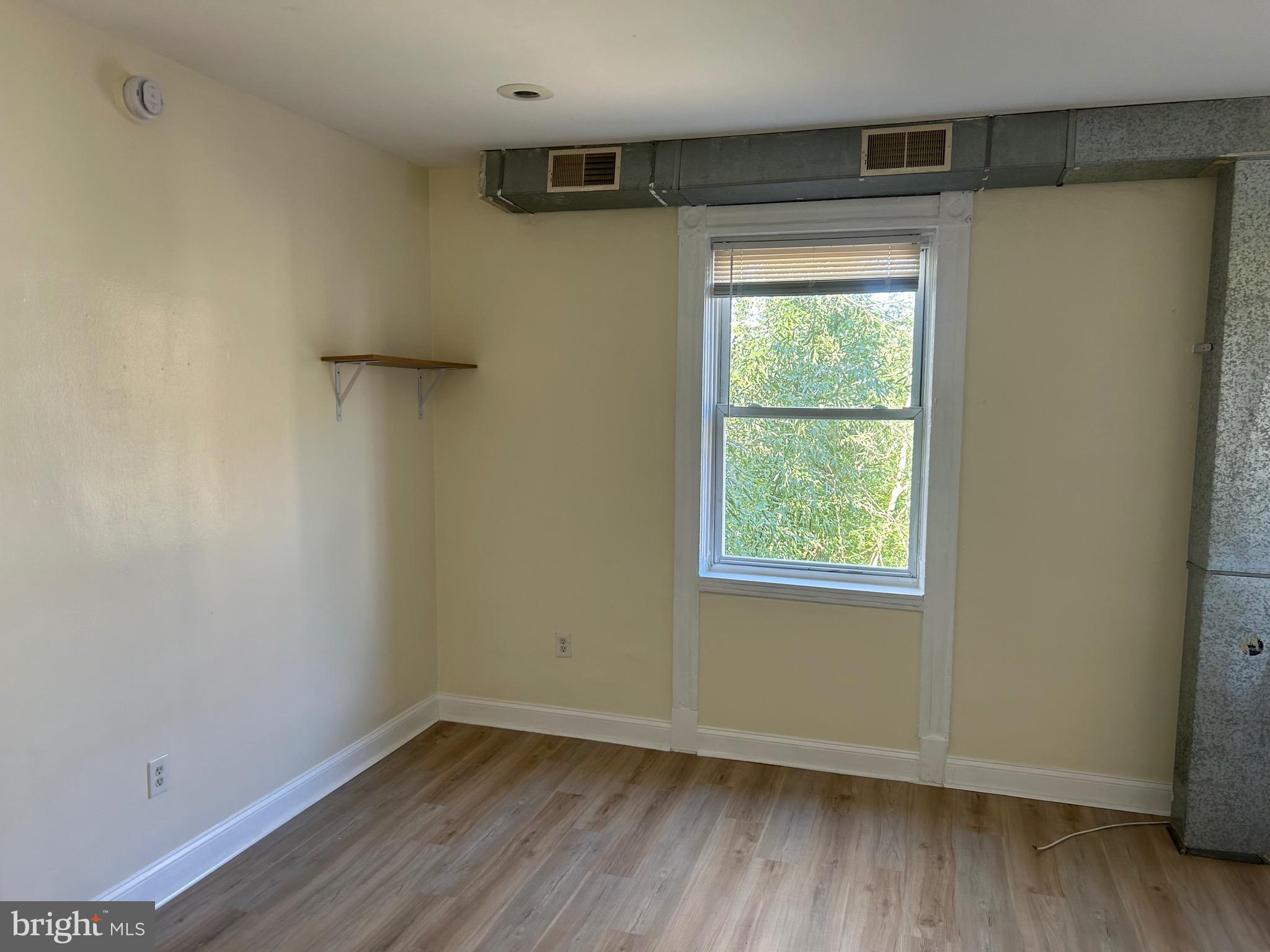 SQUIRREL HILL - Residential Lease