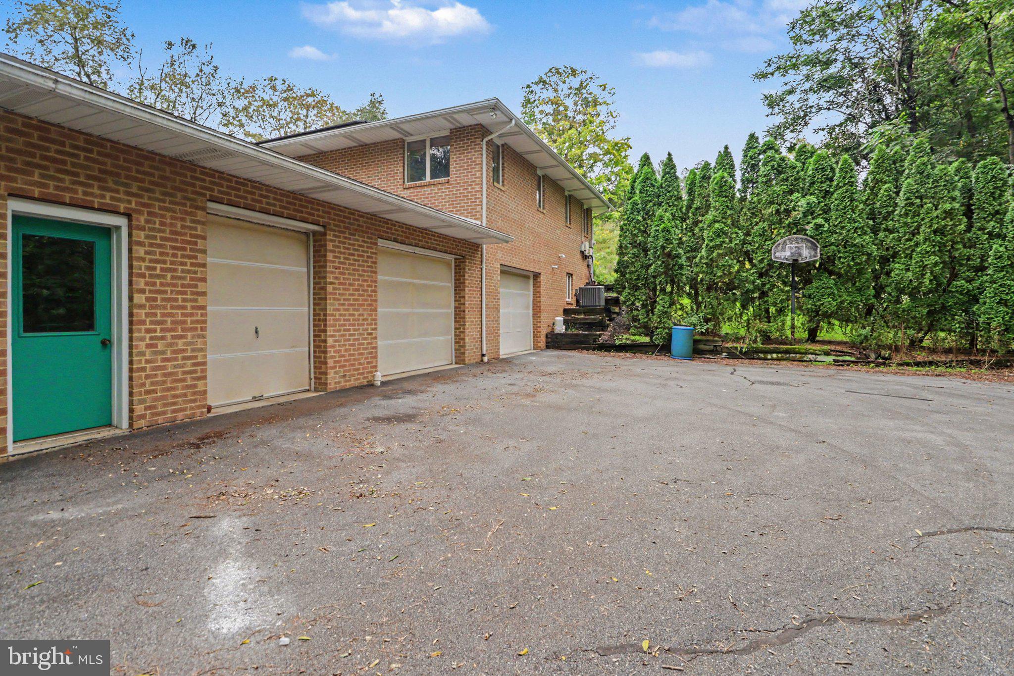 745 FELTY DRIVE