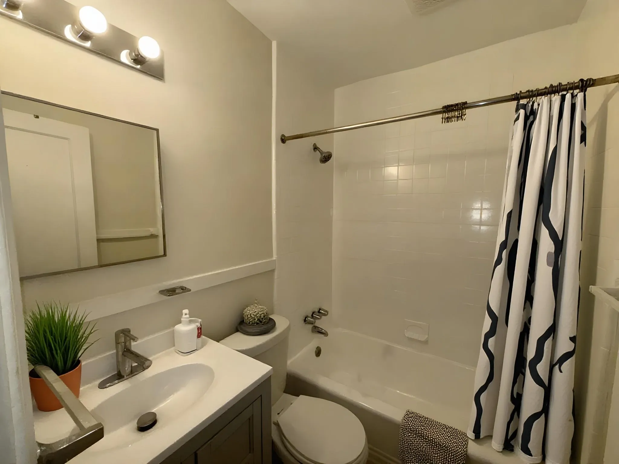 Additional image 26 of 102 O Street SW Unit 1, Washington, DC 20024