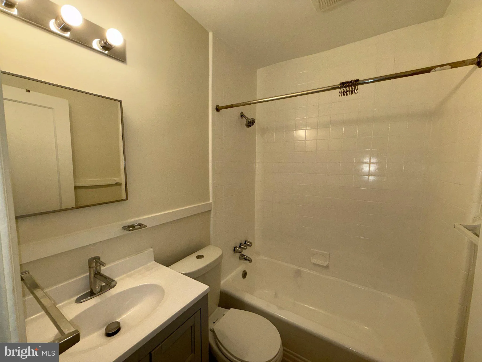 Additional image 25 of 102 O Street SW Unit 1, Washington, DC 20024
