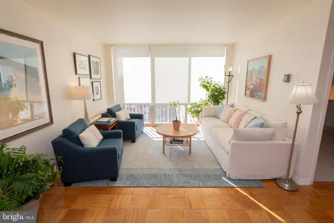 3001 Veazey Terrace NW Unit 1128, Washington, DC MLS: DCDC2199930