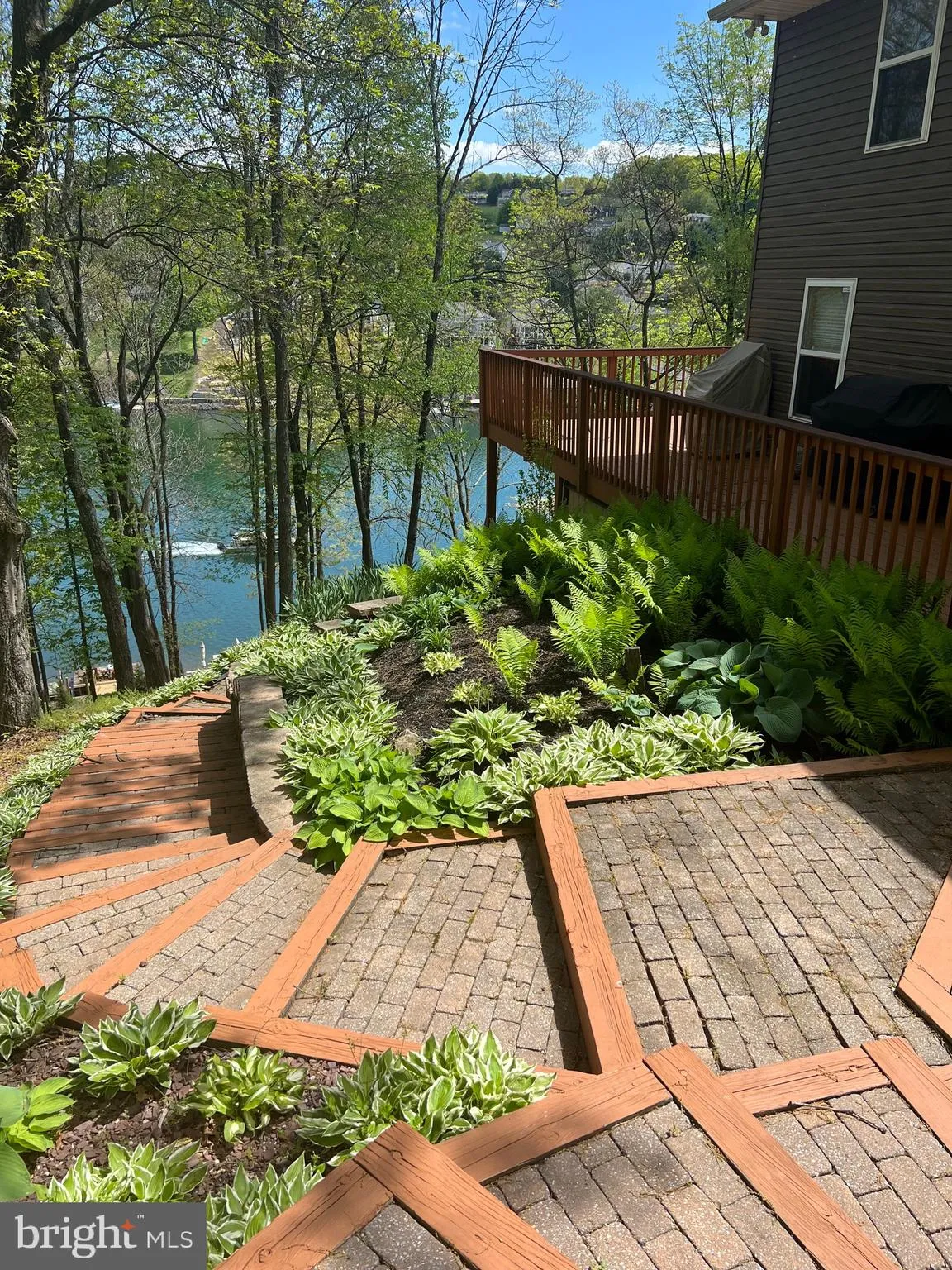 Auburn, Pennsylvania 17922, United States, 5 Bedrooms Bedrooms, ,2 BathroomsBathrooms,Residential,Active,129929