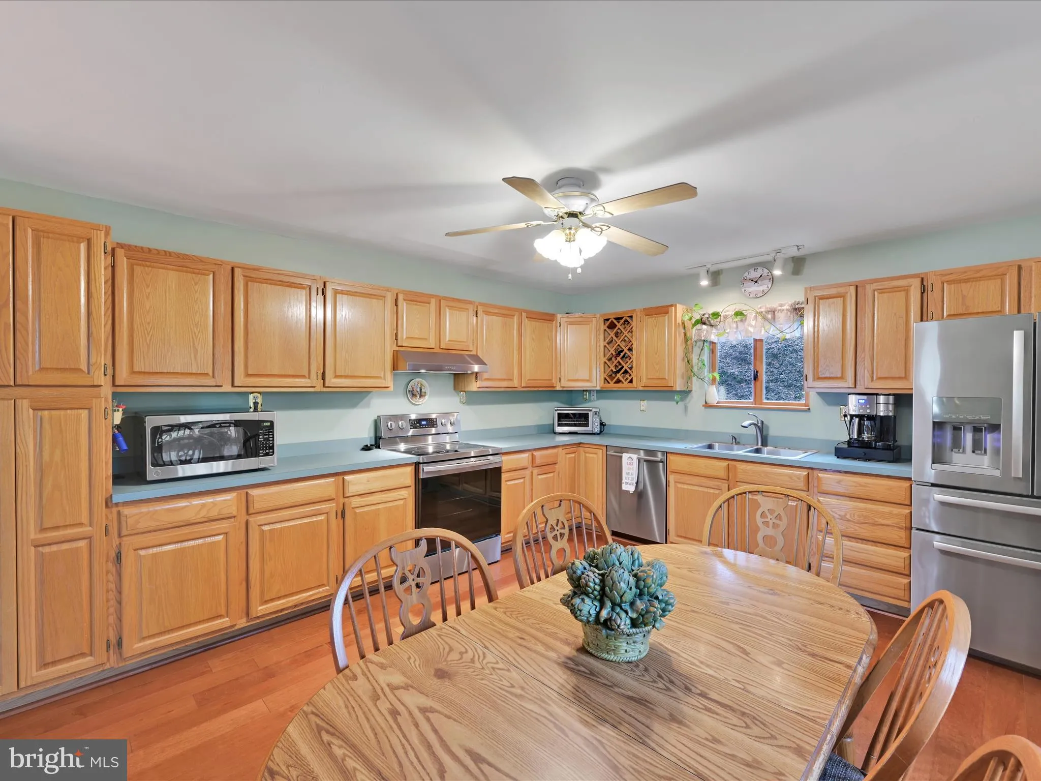 Auburn, Pennsylvania 17922, United States, 5 Bedrooms Bedrooms, ,2 BathroomsBathrooms,Residential,Active,129929