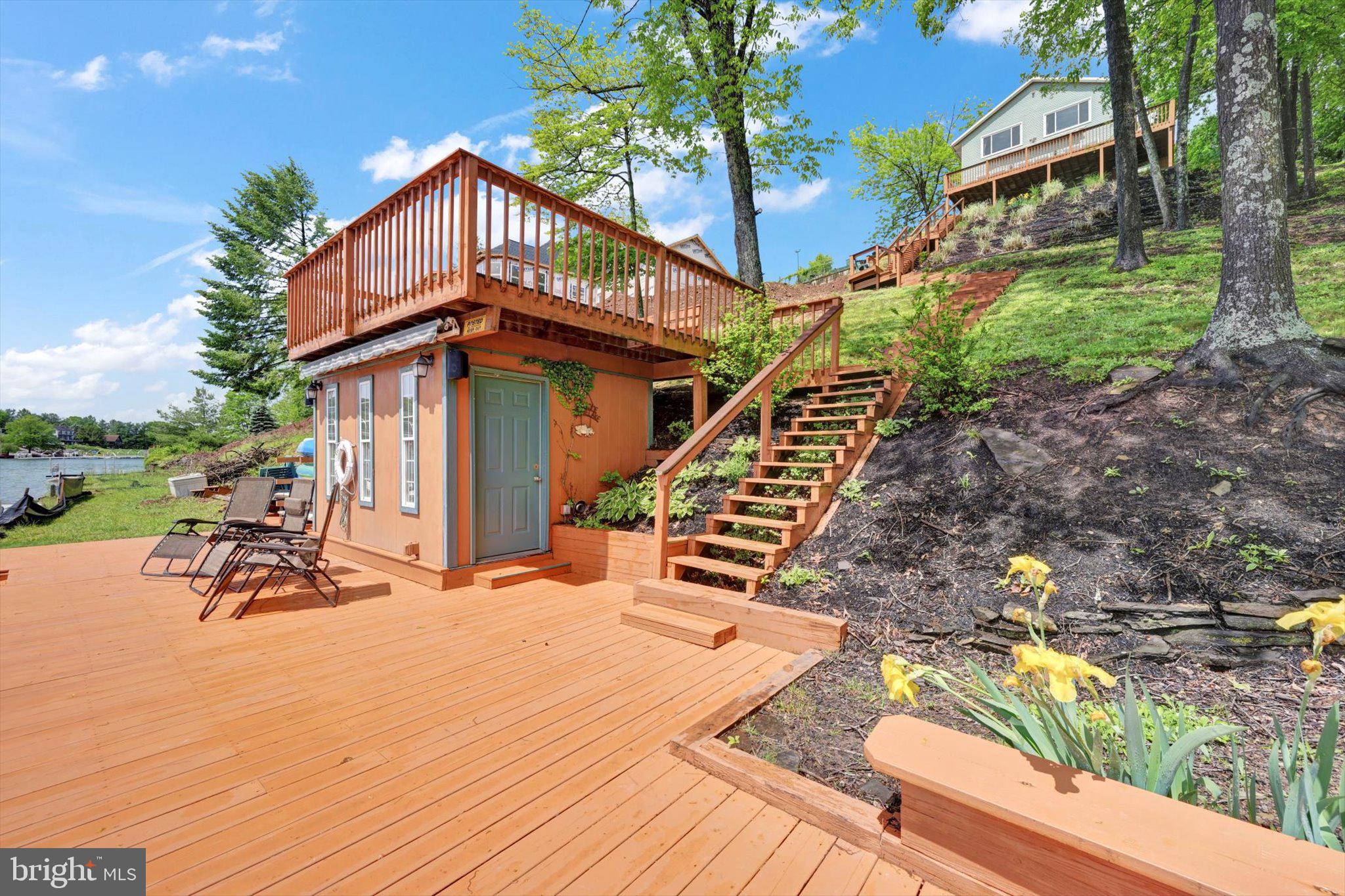 1494 WYNONAH DRIVE