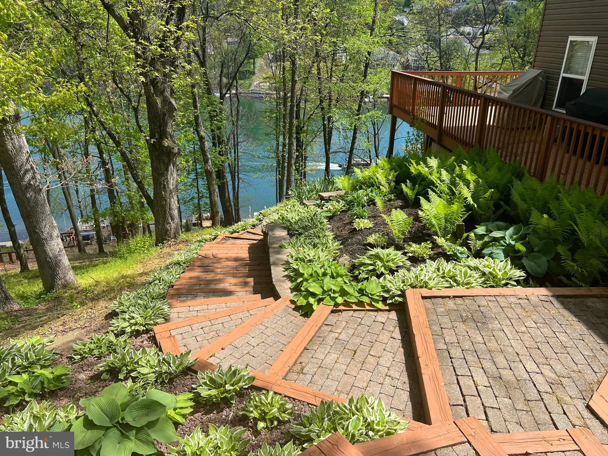 Auburn, Pennsylvania 17922, United States, 5 Bedrooms Bedrooms, ,2 BathroomsBathrooms,Residential,Active,129929