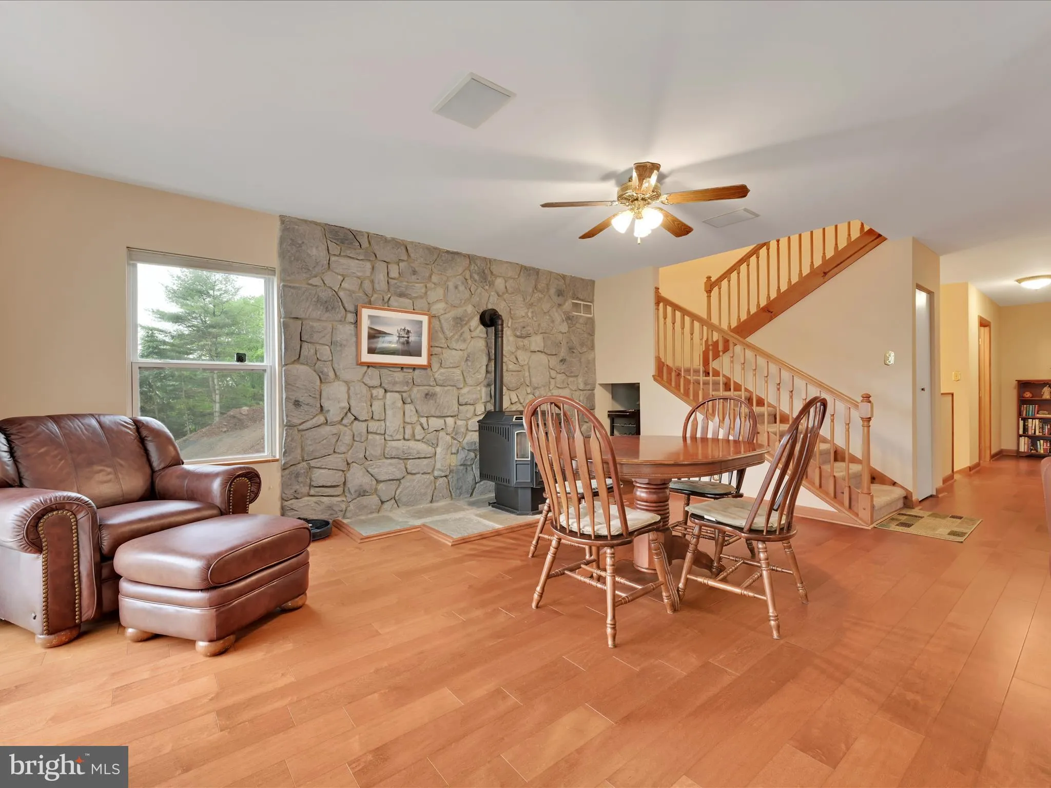 Auburn, Pennsylvania 17922, United States, 5 Bedrooms Bedrooms, ,2 BathroomsBathrooms,Residential,Active,129929