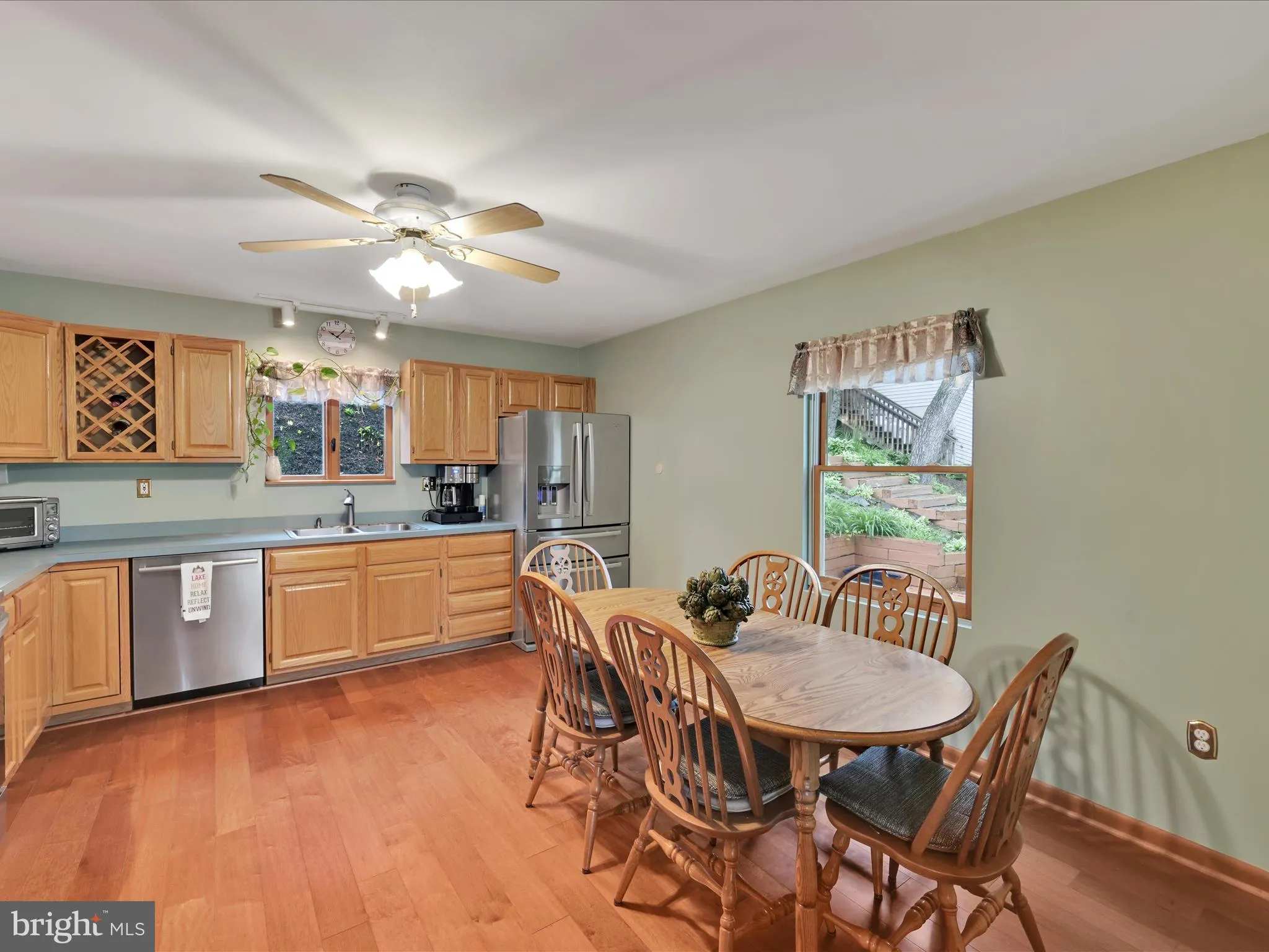 Auburn, Pennsylvania 17922, United States, 5 Bedrooms Bedrooms, ,2 BathroomsBathrooms,Residential,Active,129929