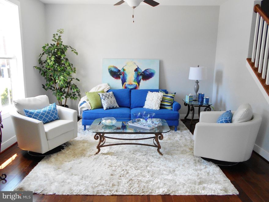 LA PLATA SCHOOL DISTRICT! 2nd story boasts 2 great sized BRs plus 1 master suite w/his & her closets & en-suite master BA w/ ceramic tile & soaker tub. Lush w2w carpet & mahogany floors throughout. Main flr offers 9' ceilings, bedroom/den & full attached bath great for guests! Spacious living area, custom soft close cabinets, granite counters, SS appliances. Short walk into town!