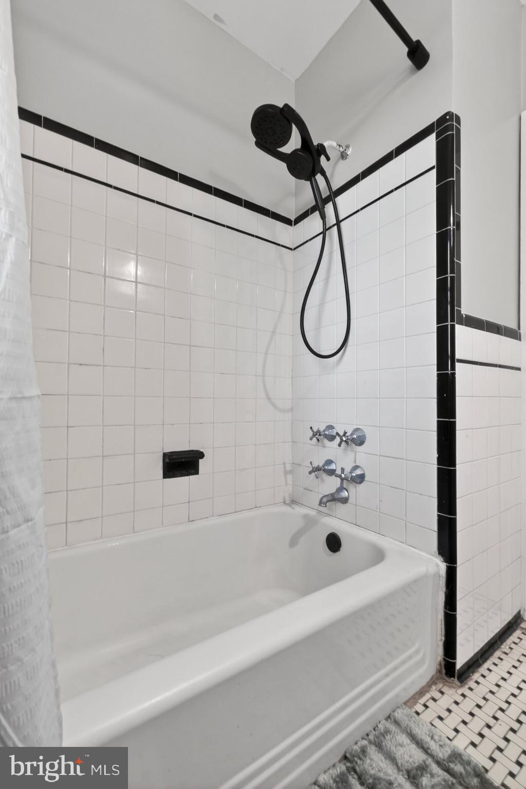 HAMILTON HEIGHTS - Residential