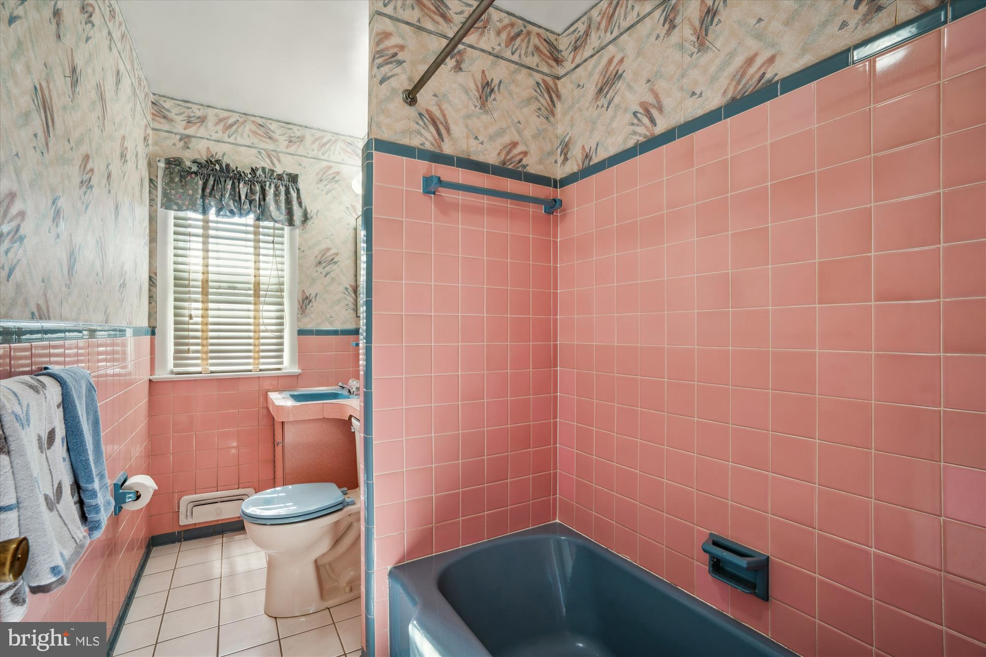 BURNT MILLS MANOR - Residential