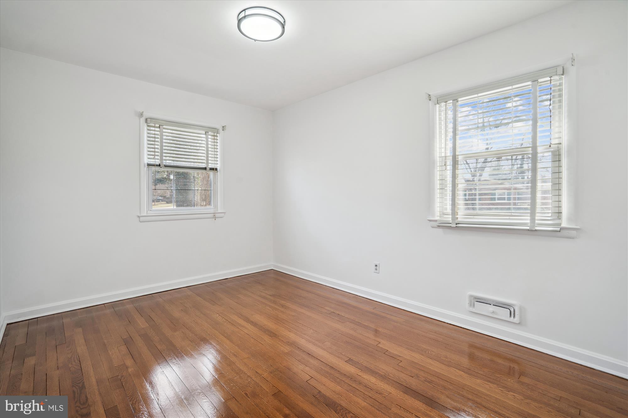 BURNT MILLS MANOR - Residential