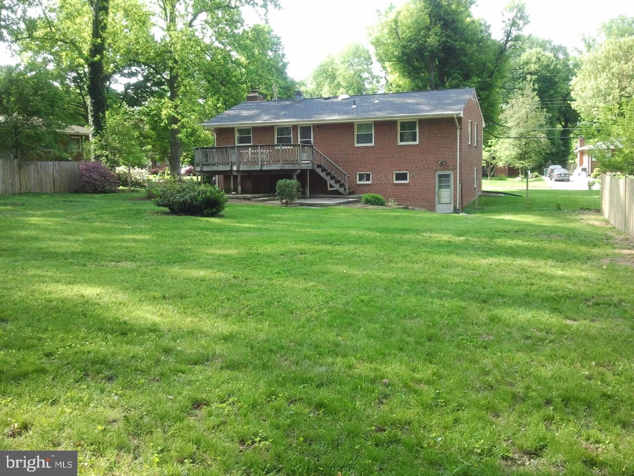 TOWN AND COUNTRY ESTATES - Residential Lease