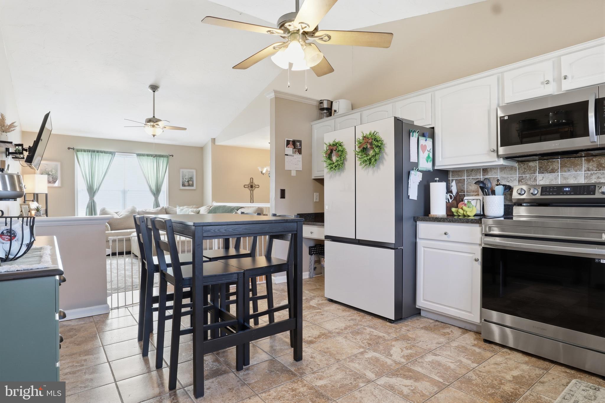 WANDERING STREAM ESTATES - Residential