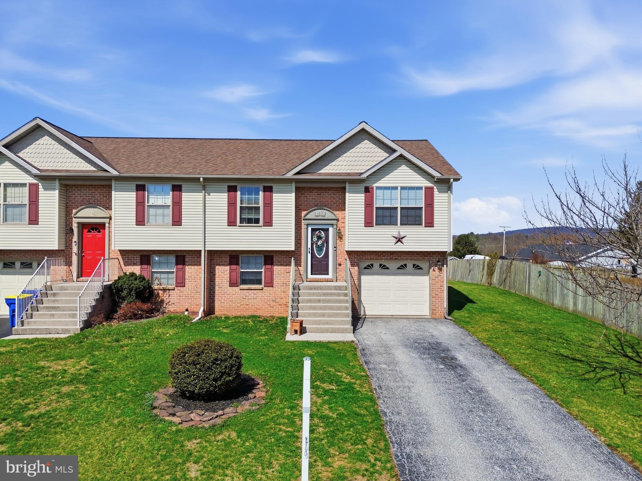 WANDERING STREAM ESTATES - Residential