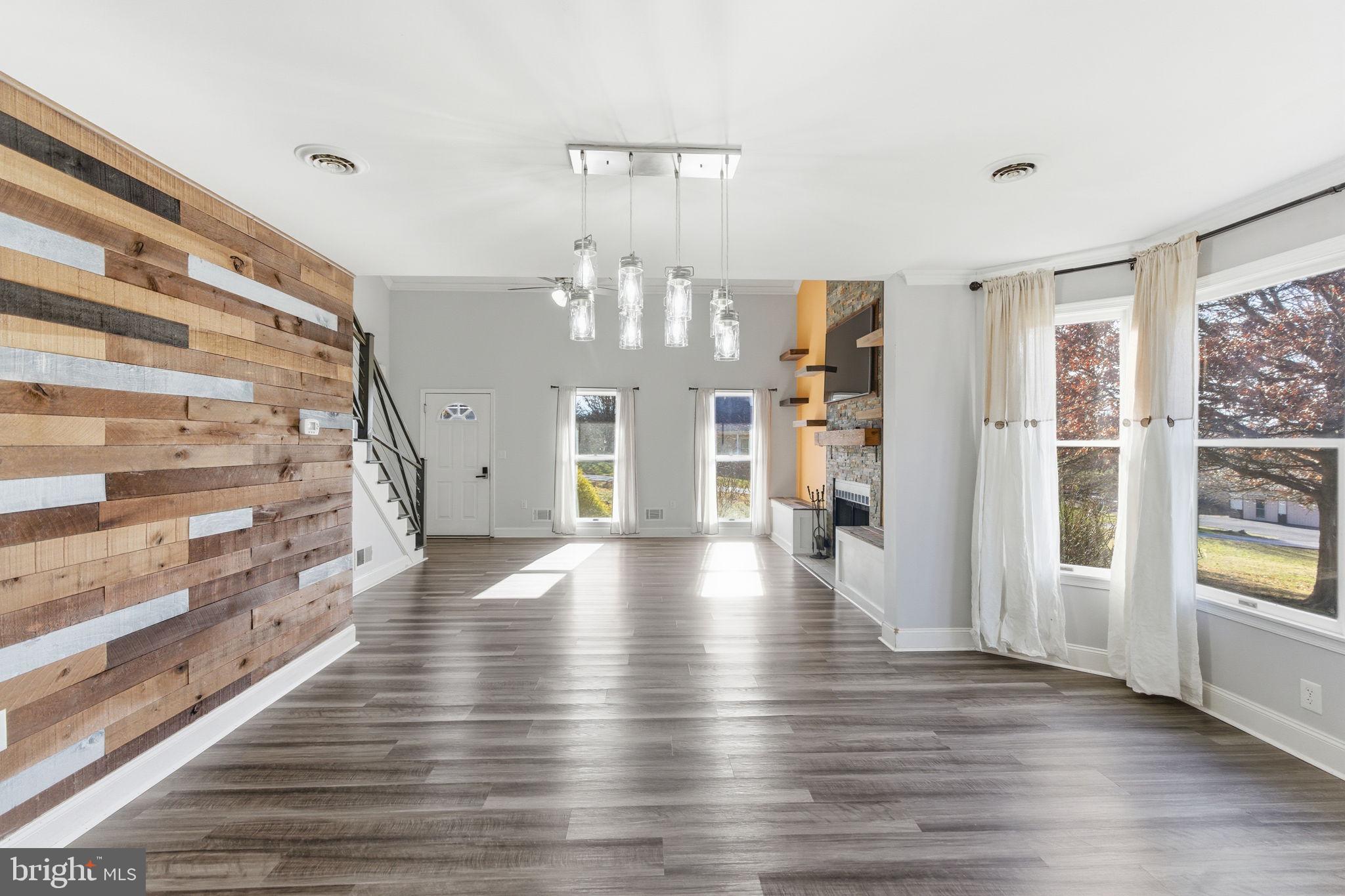 HIDDEN MEADOWS - Residential