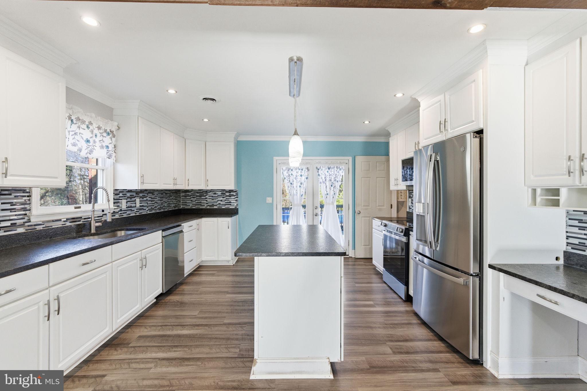 HIDDEN MEADOWS - Residential