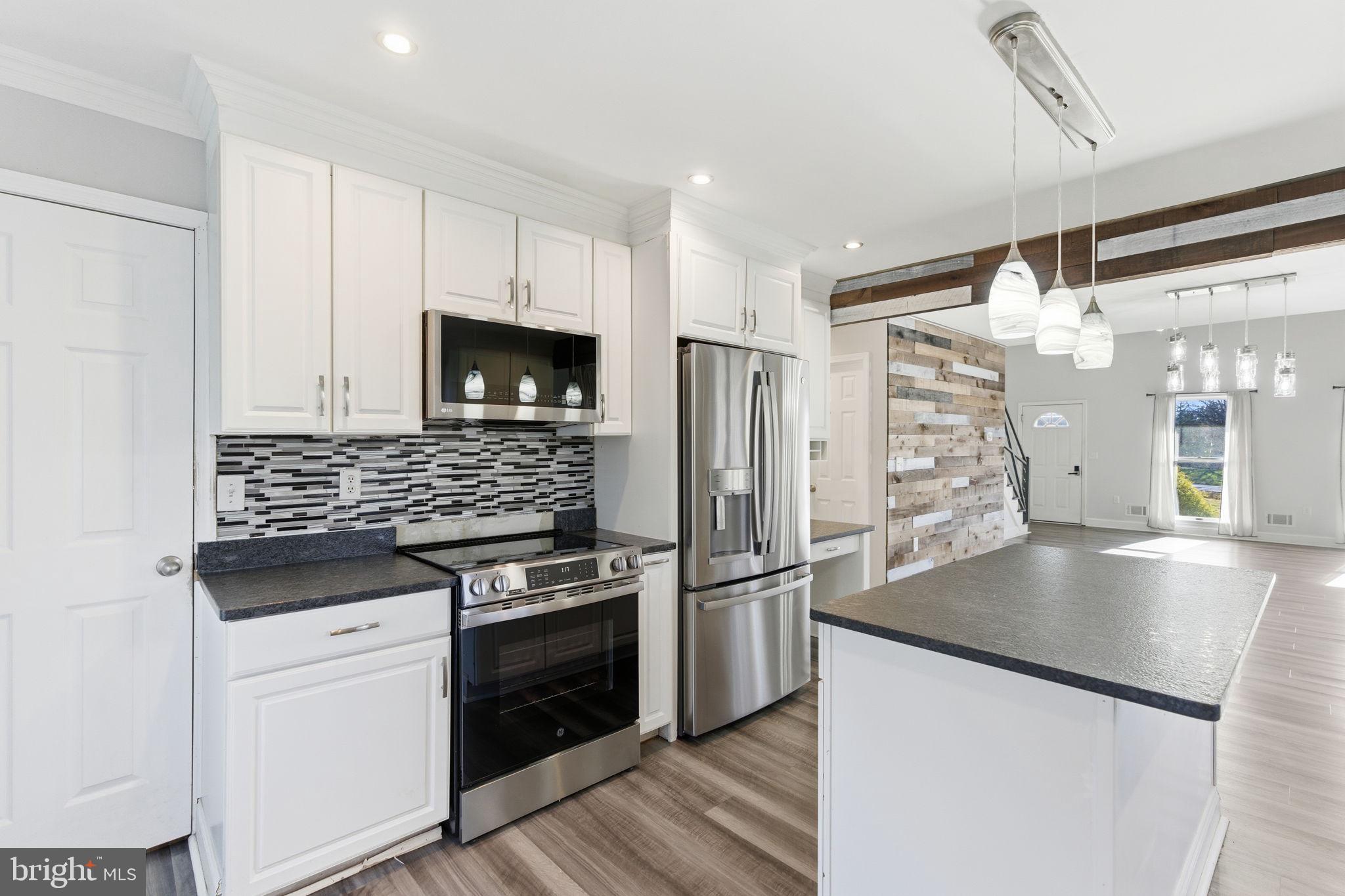 HIDDEN MEADOWS - Residential