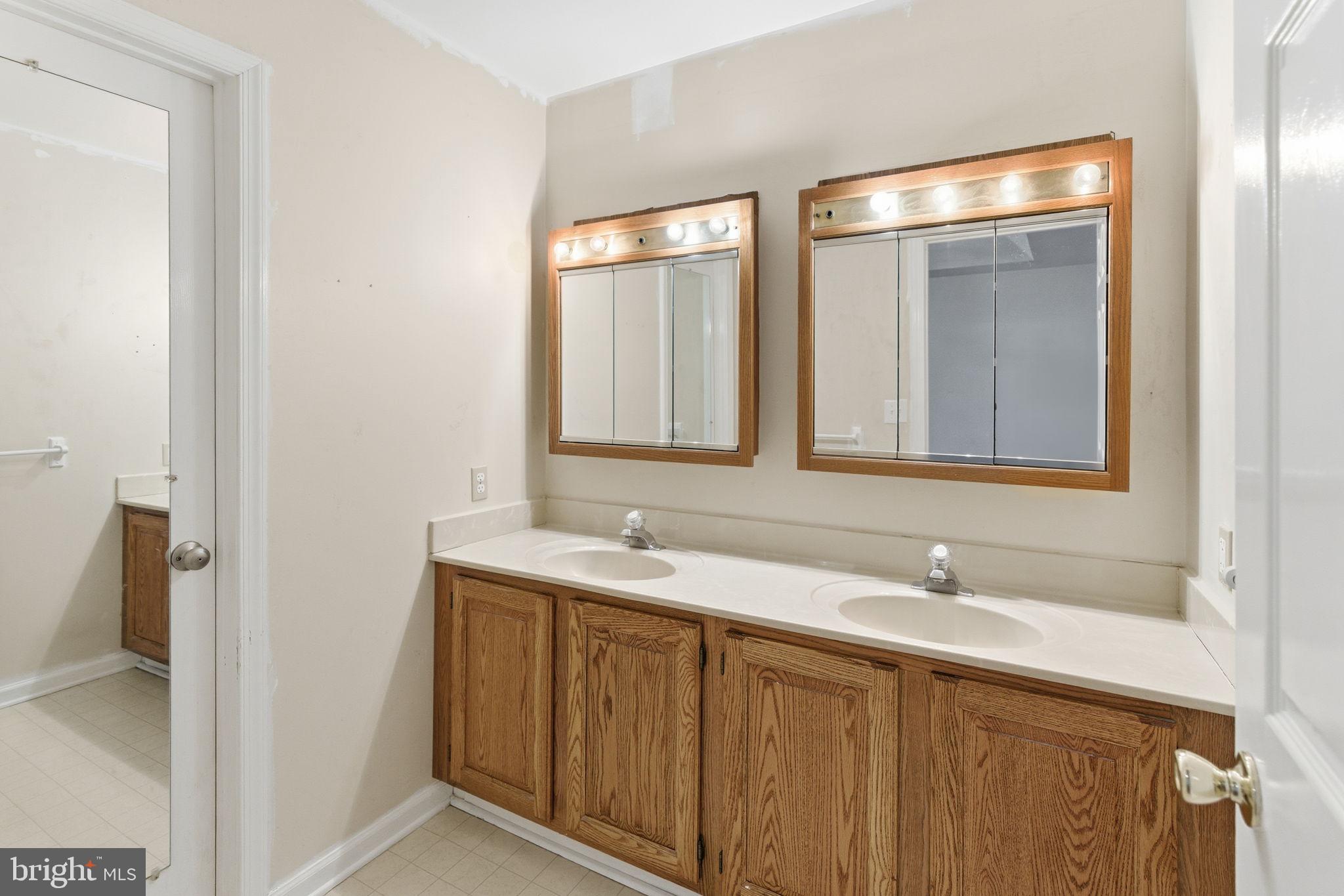 HIDDEN MEADOWS - Residential