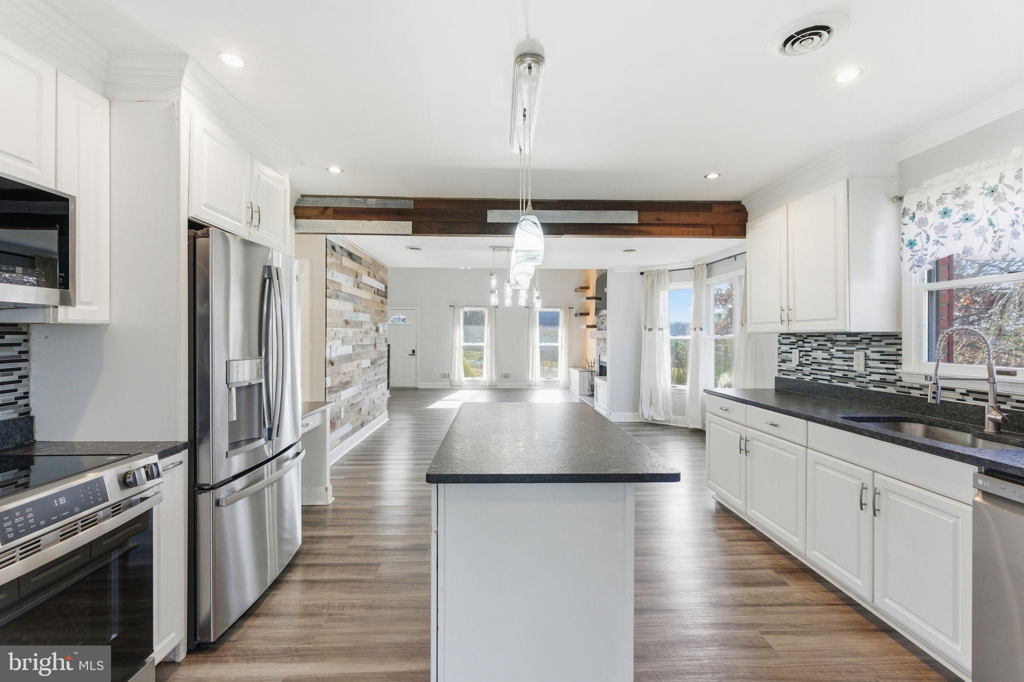 HIDDEN MEADOWS - Residential