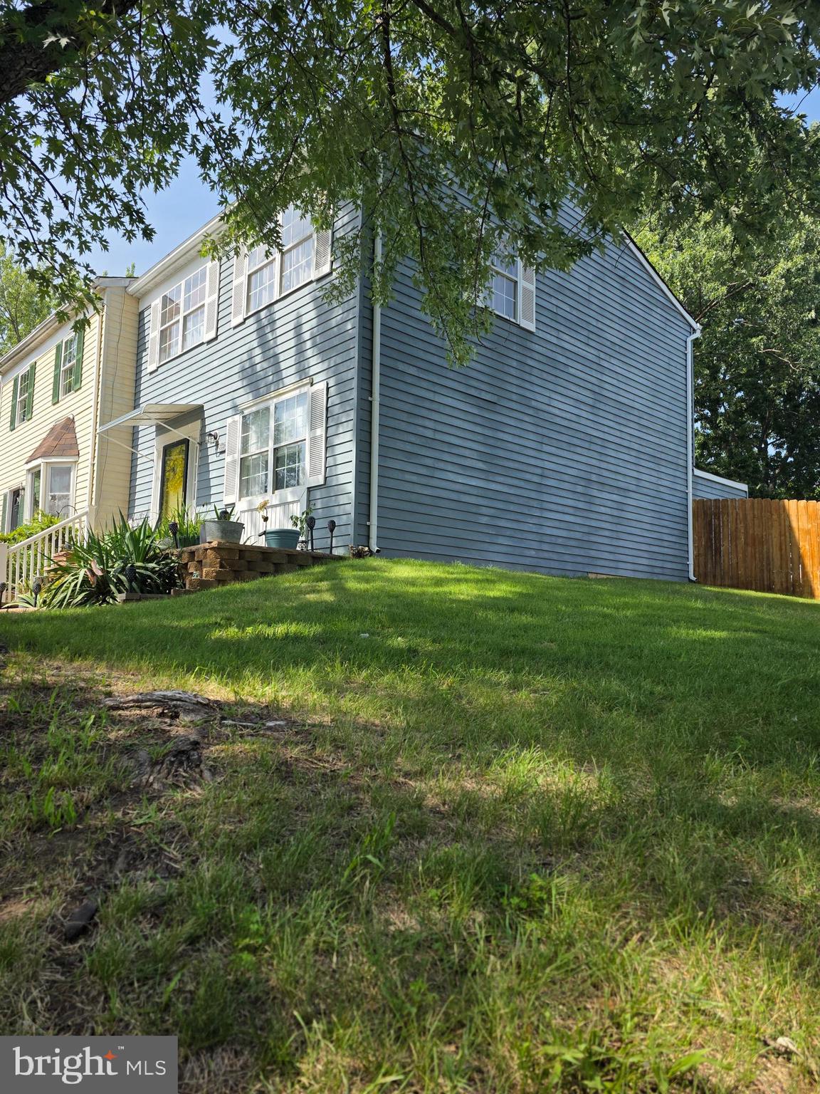 862 HOLLY DRIVE