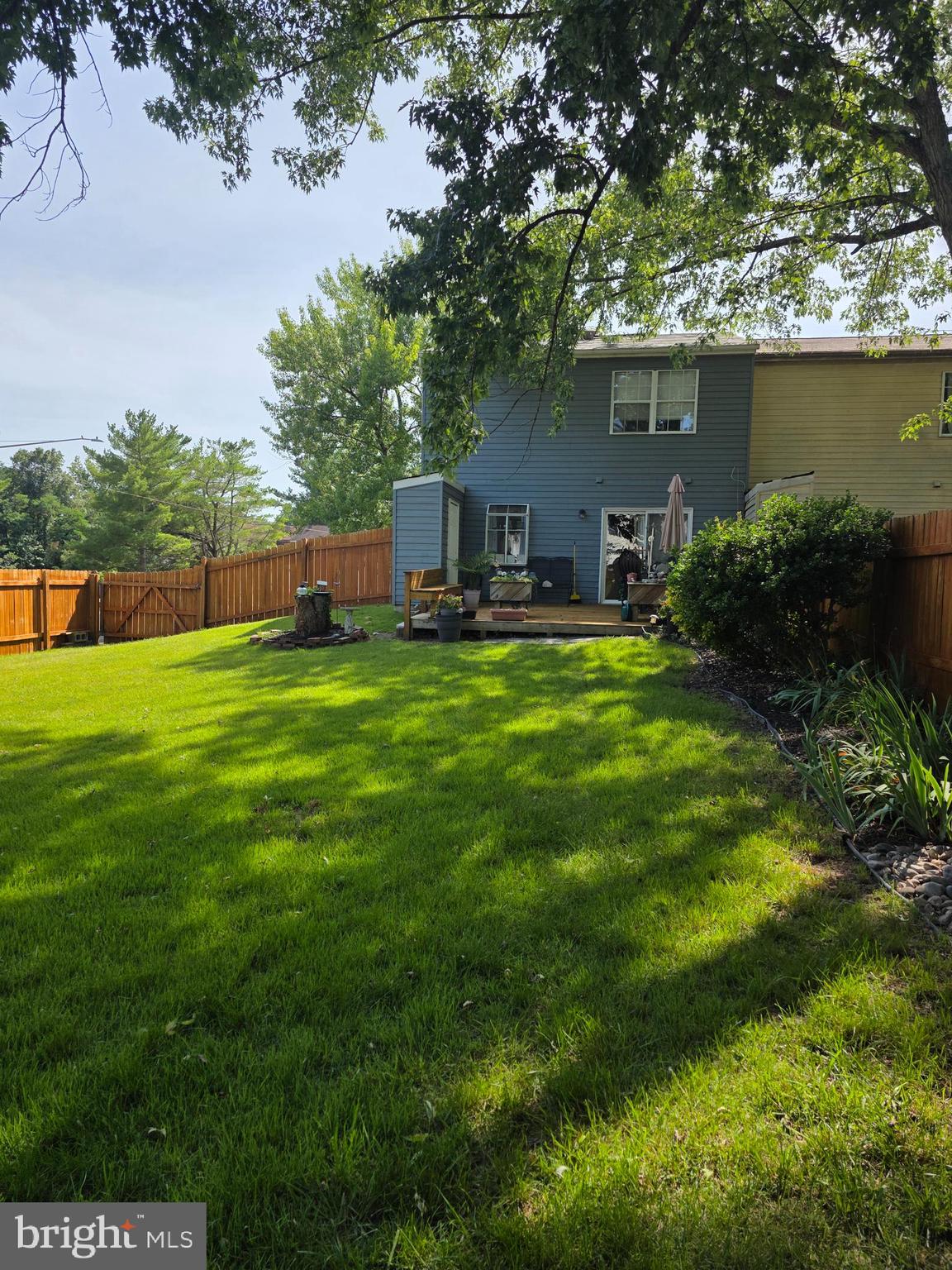 862 HOLLY DRIVE