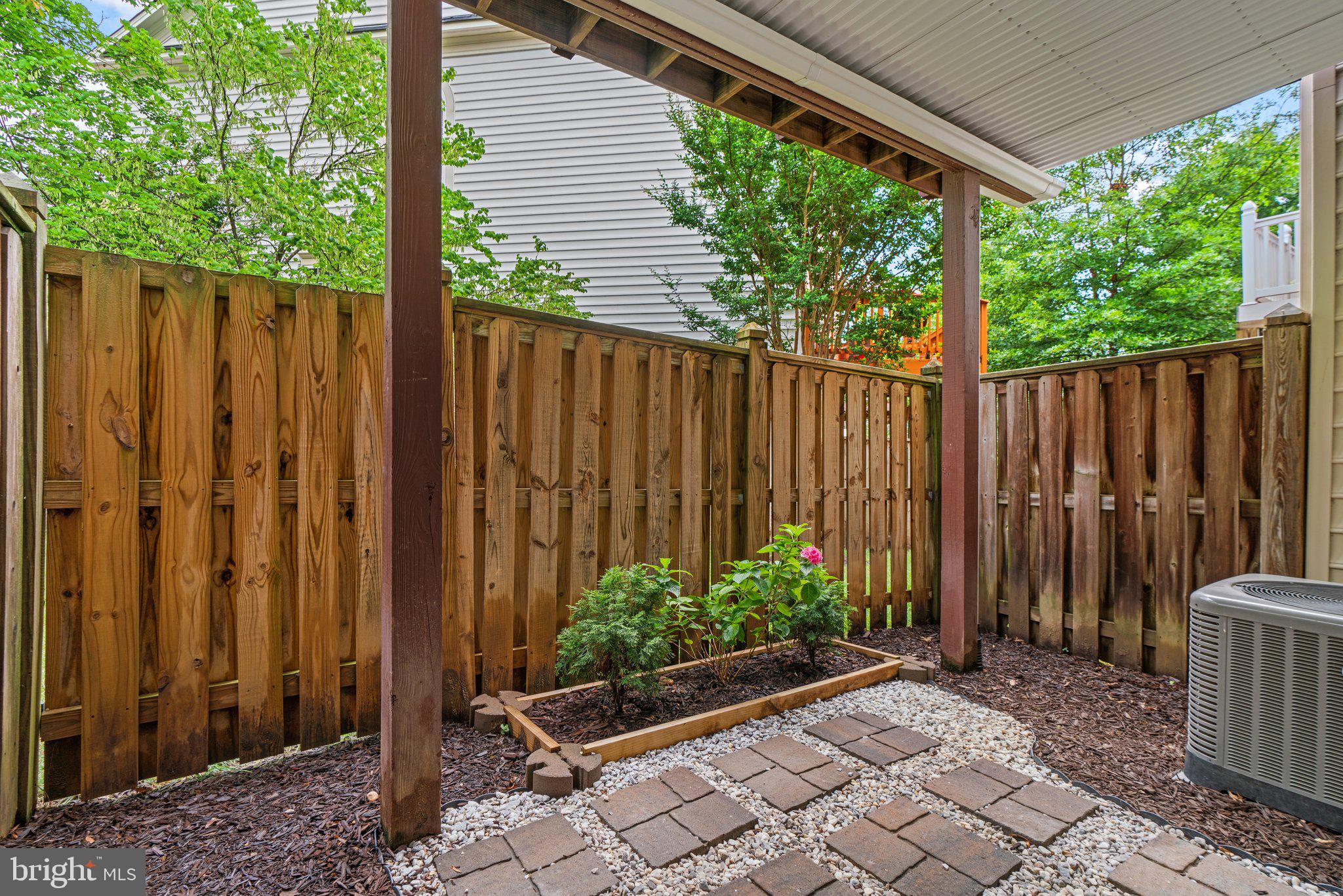 RUSSETT - Residential