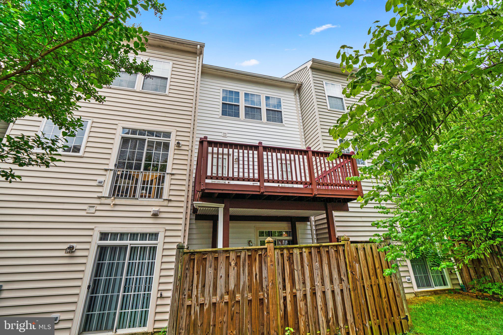 RUSSETT - Residential