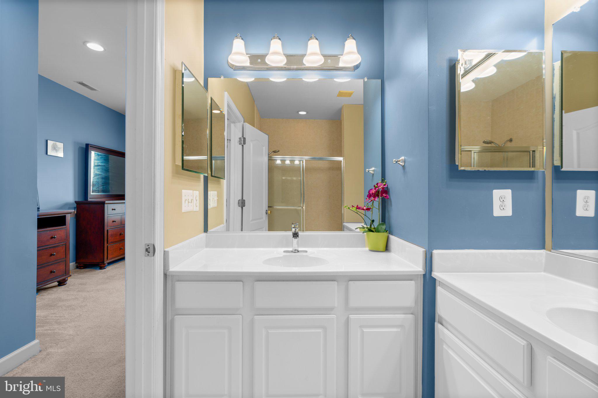 RUSSETT - Residential