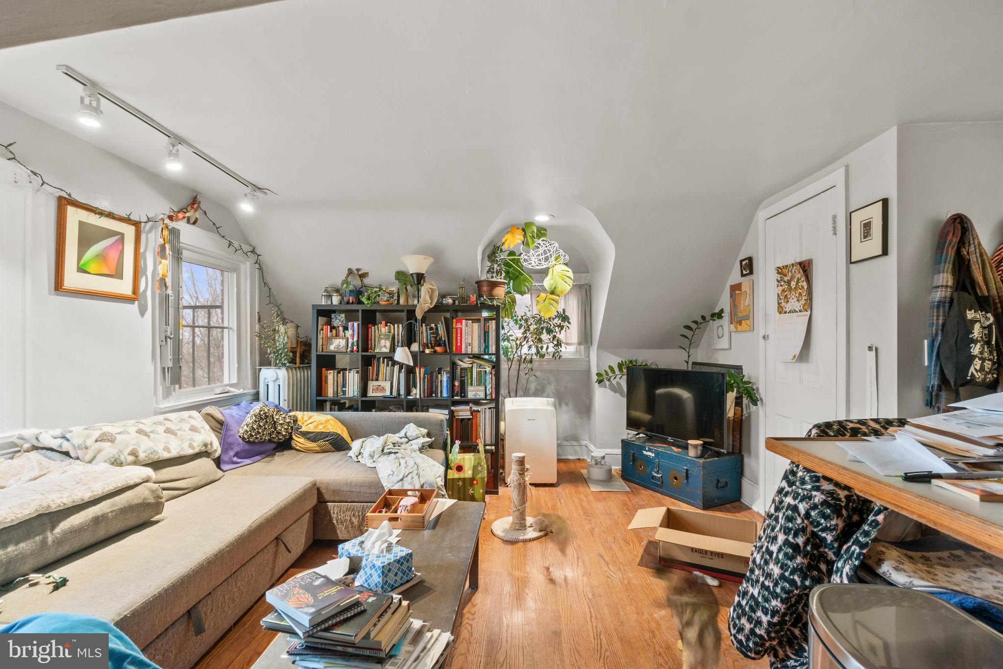 OAKENSHAWE - Residential Income