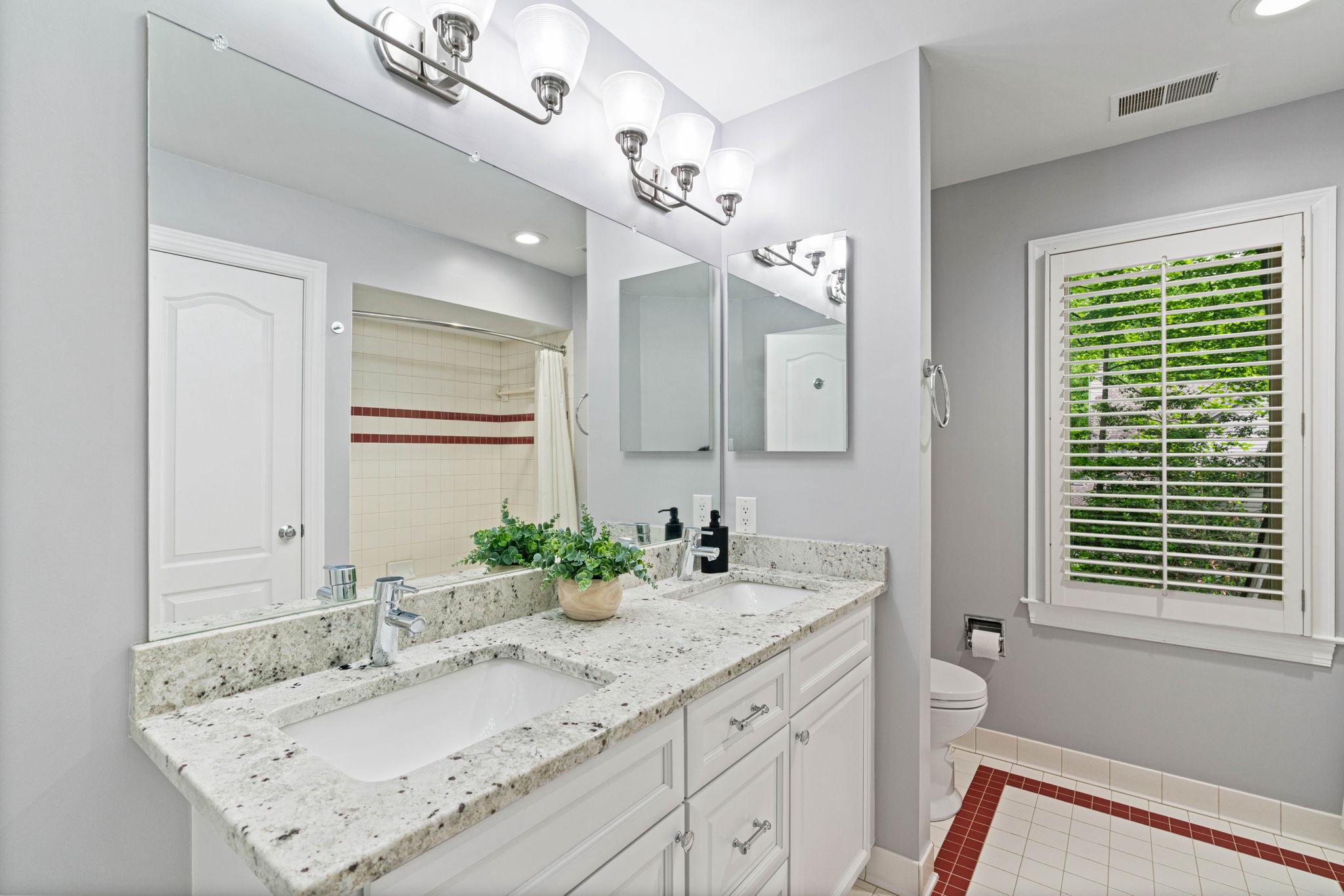 WYNNEWOOD - Residential